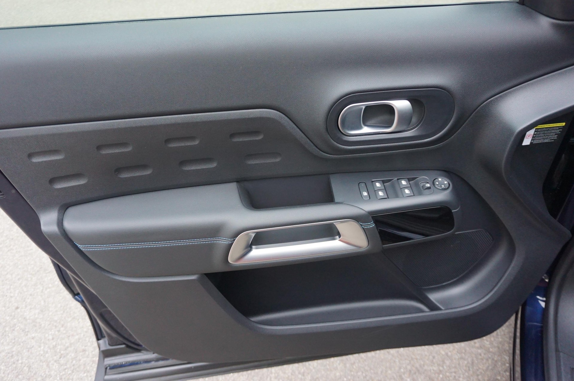 CITROEN C5 Aircross 1.6 Plug-in Hybrid Swiss Edition-image-8