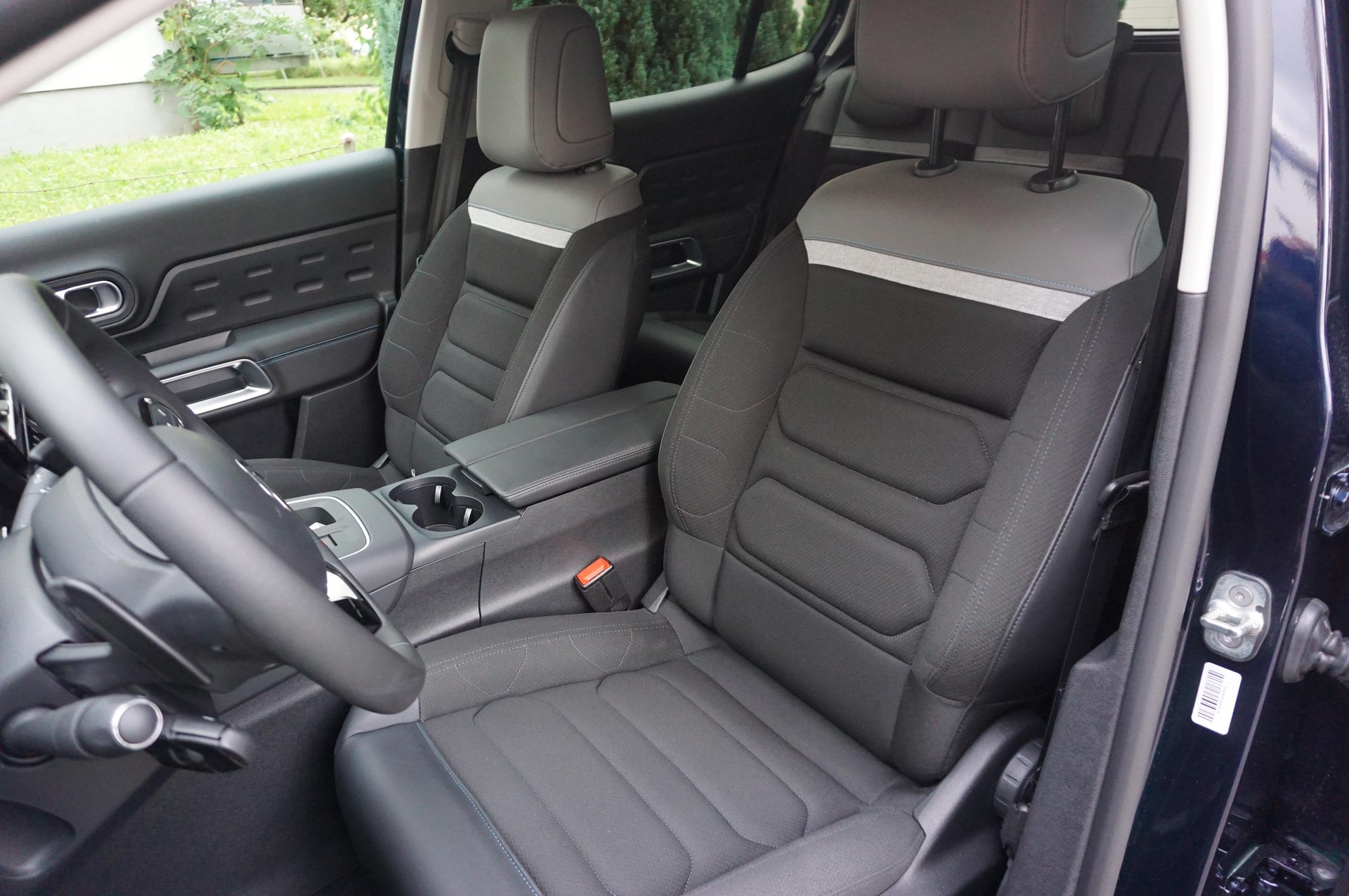CITROEN C5 Aircross 1.6 Plug-in Hybrid Swiss Edition-image-7