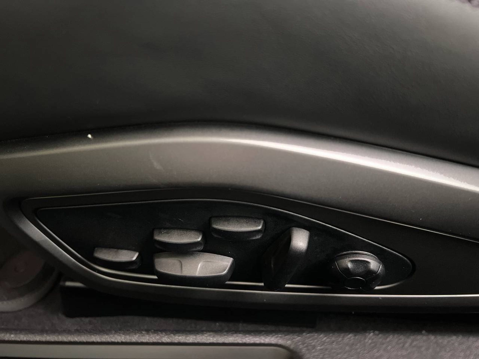 PORSCHE 911 Carrera-image-21