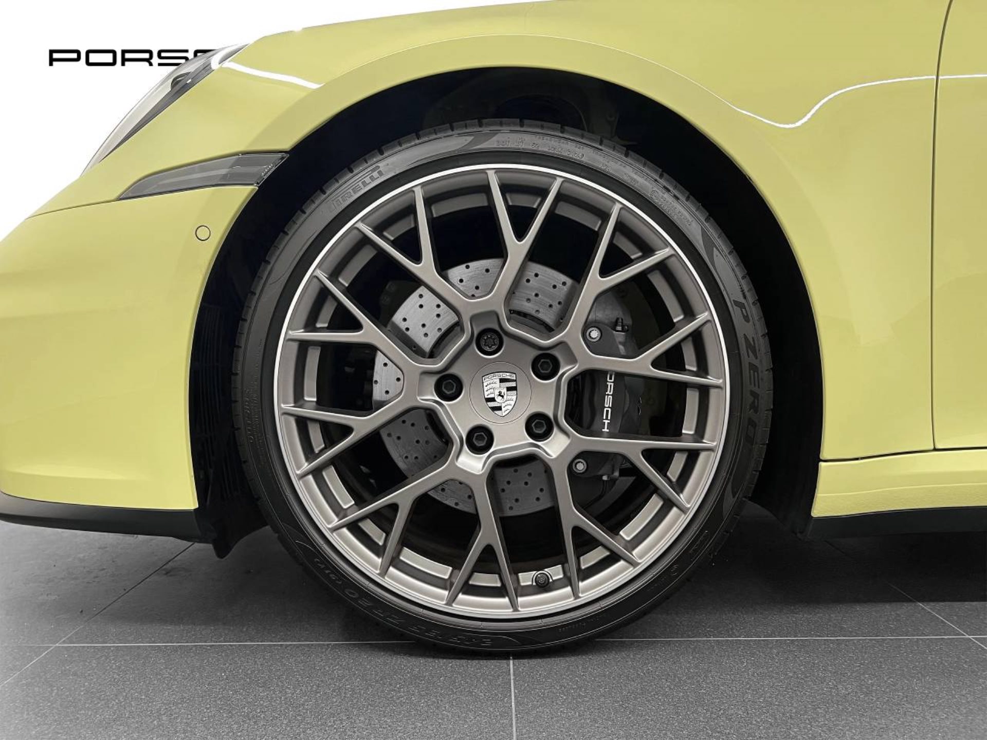 PORSCHE 911 Carrera-image-10