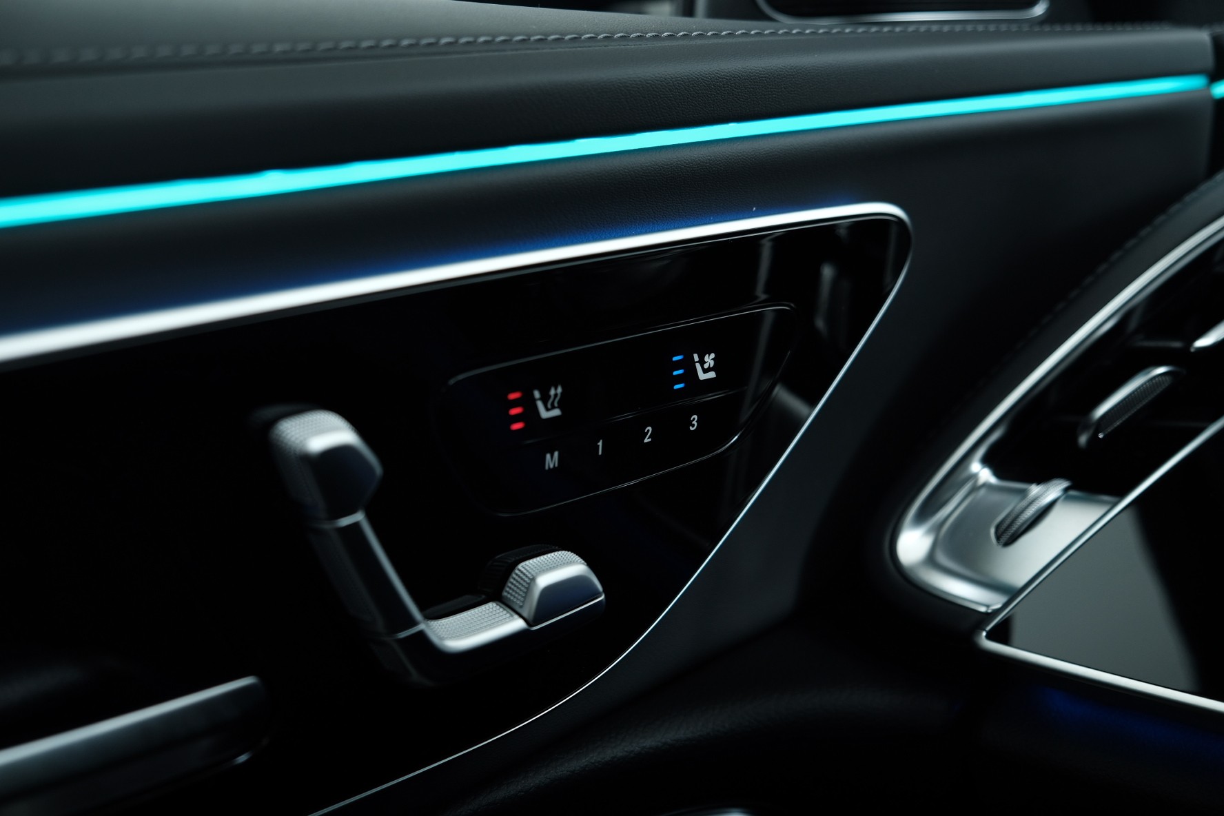 MERCEDES-BENZ E 53 Hybrid T 4Matic+ 9G-Tronic-image-13