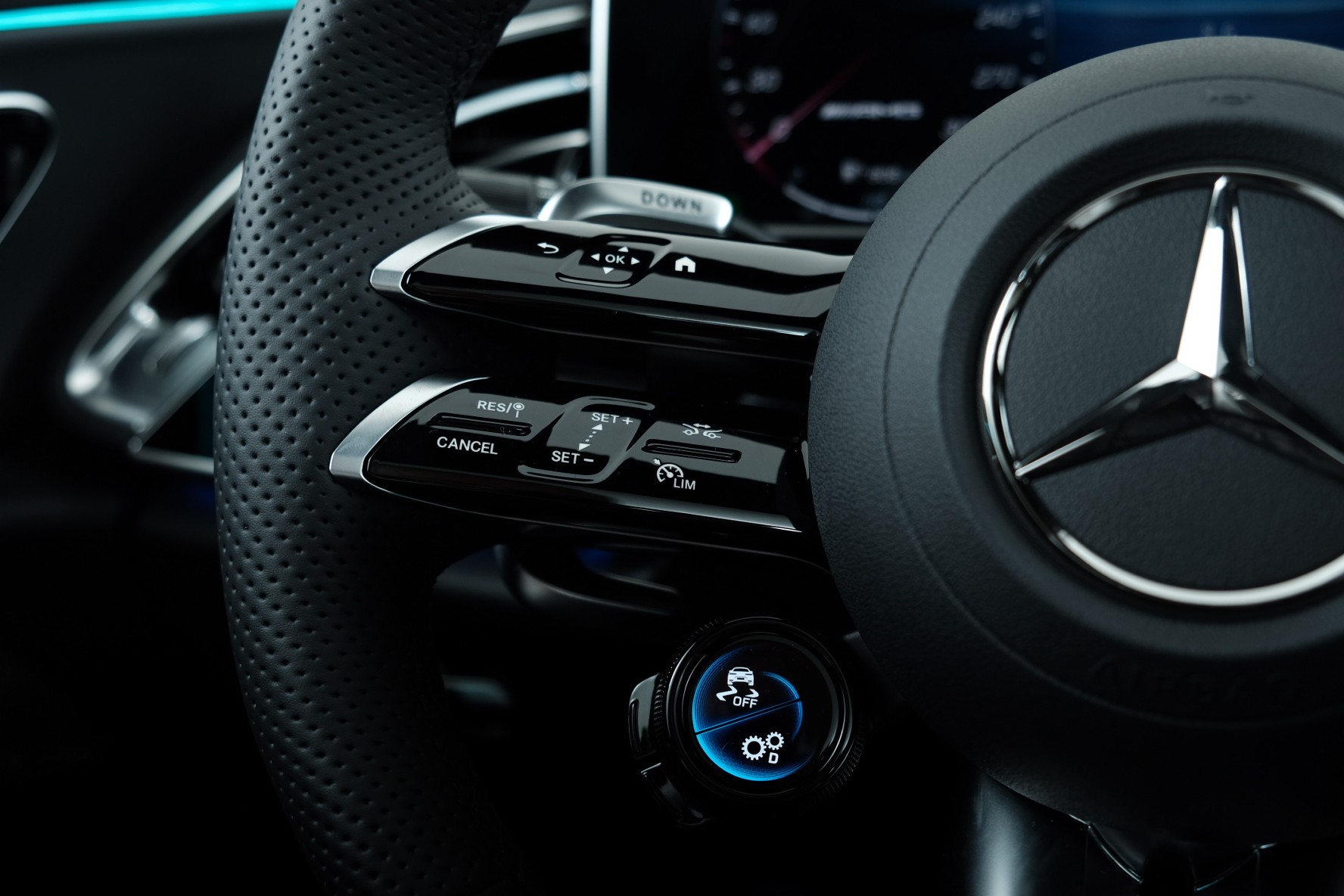 MERCEDES-BENZ E 53 Hybrid T 4Matic+ 9G-Tronic-image-14