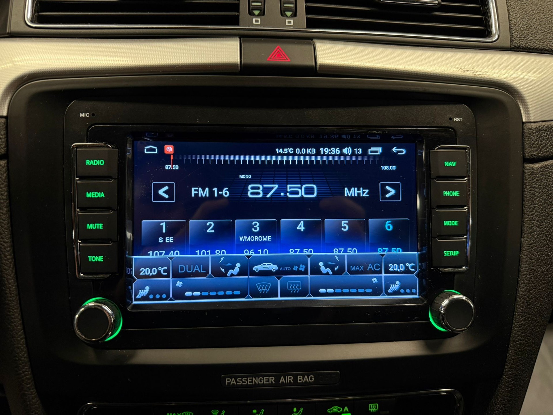 SKODA Superb 2.0 TDi Ambition DSG-image-12