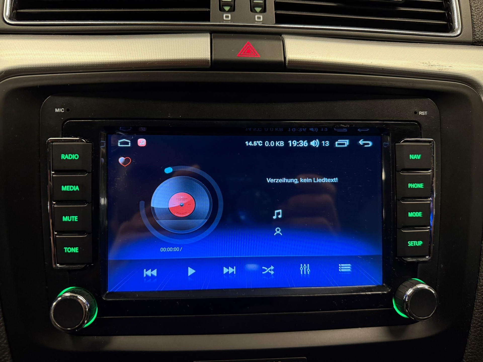 SKODA Superb 2.0 TDi Ambition DSG-image-13