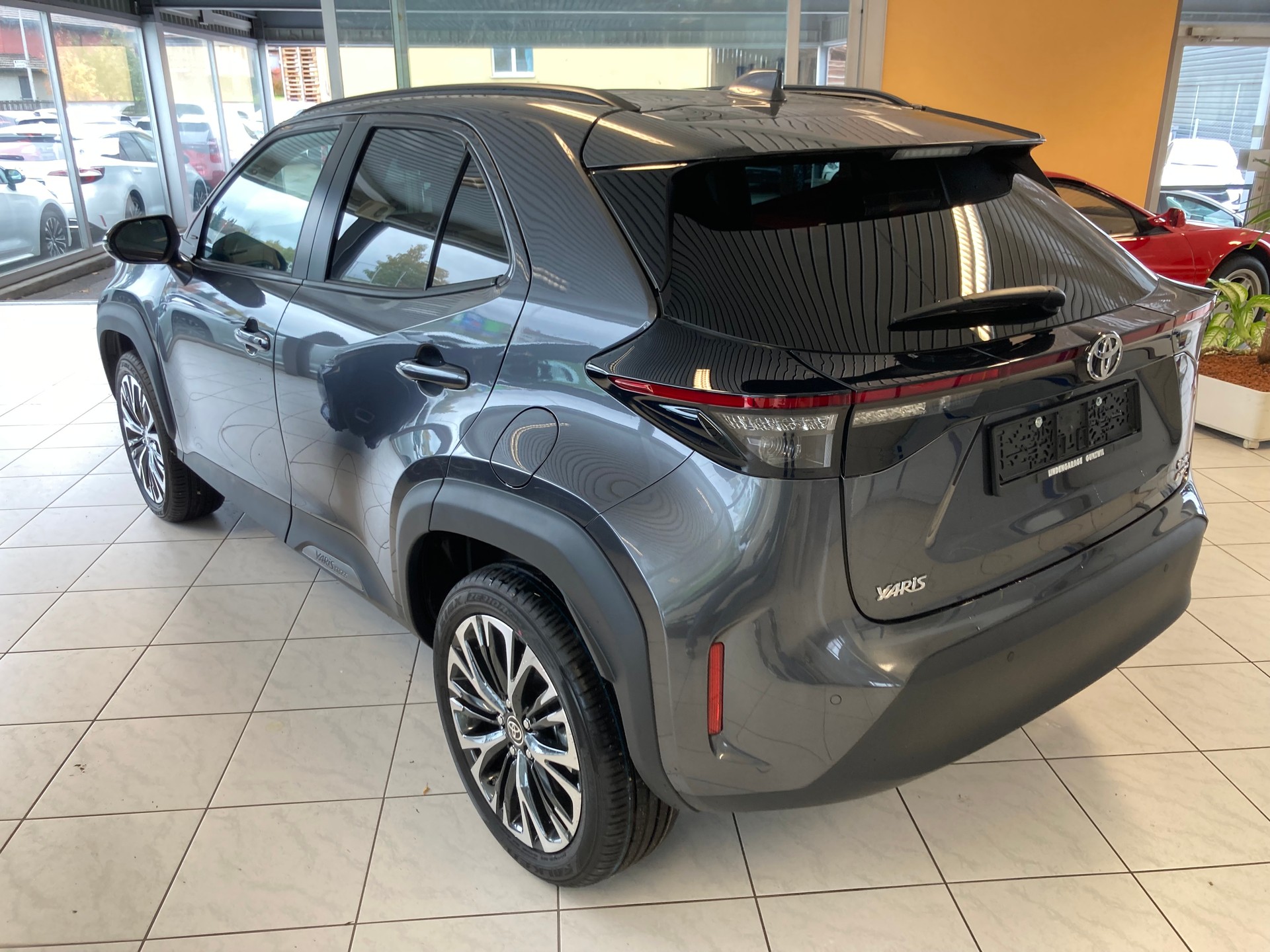 TOYOTA Yaris Cross 1.5 Premium AWDi e-CVT-image-9