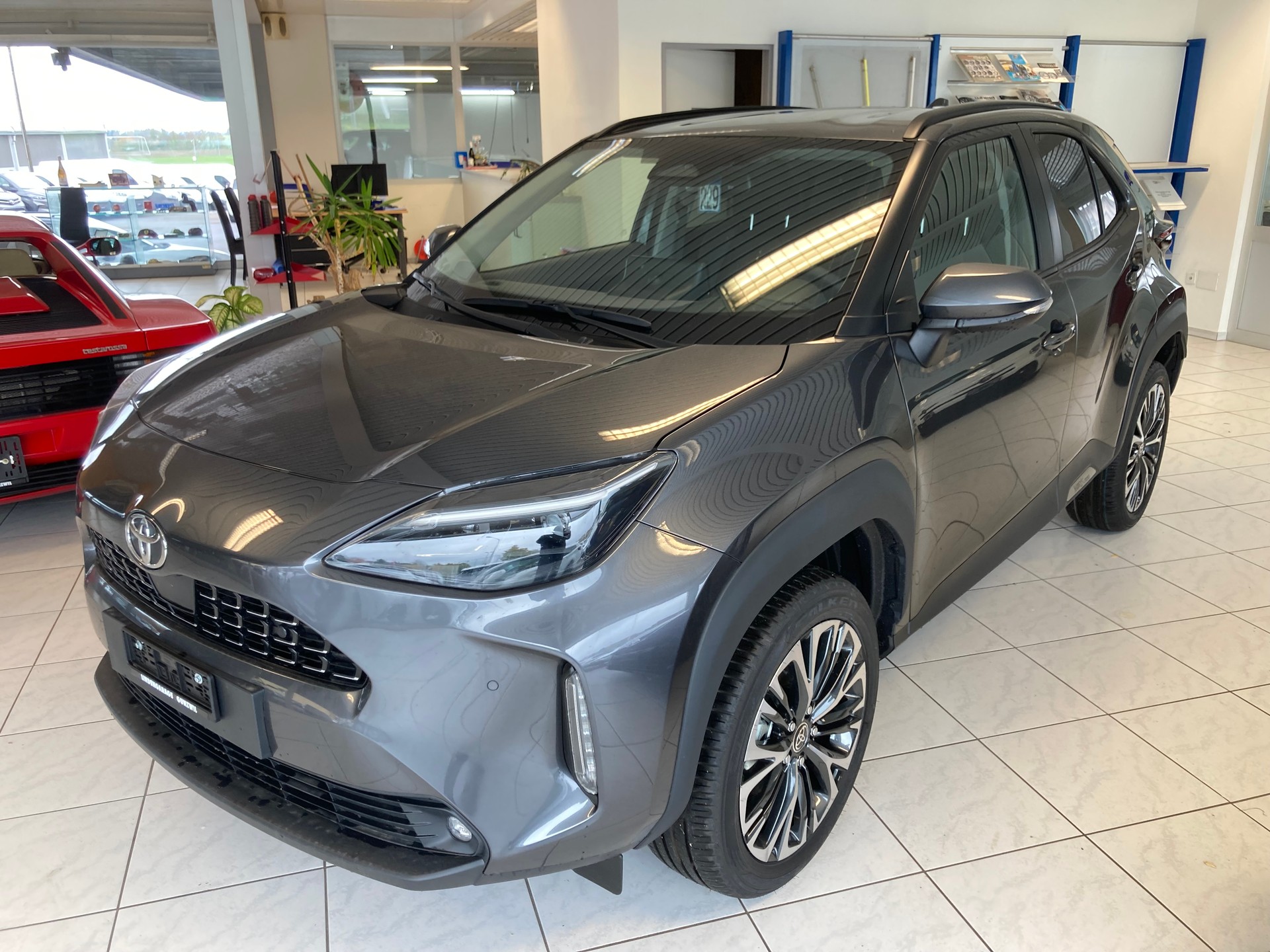 TOYOTA Yaris Cross 1.5 Premium AWDi e-CVT-image-0