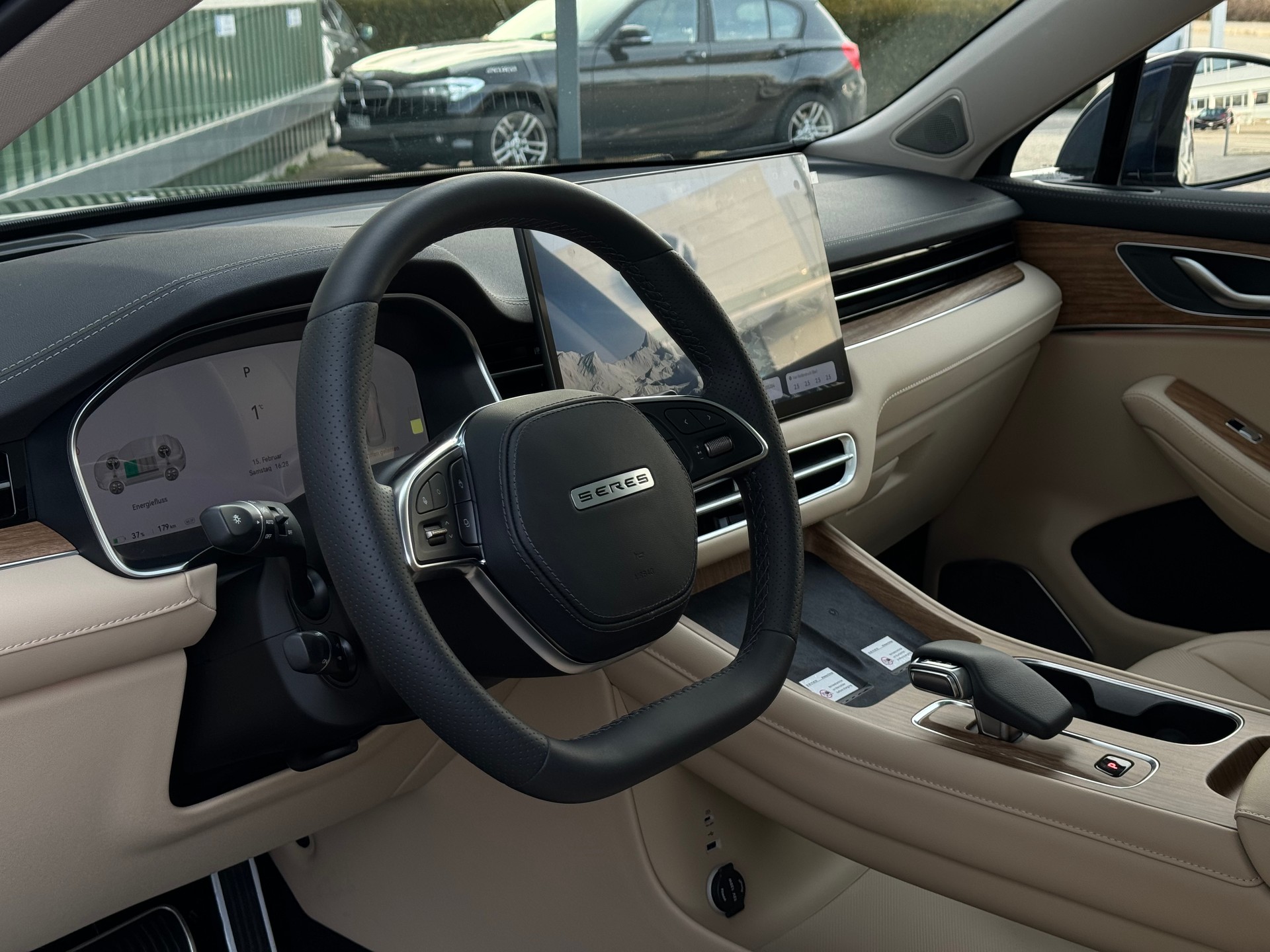 SERES 5 AWD-image-6