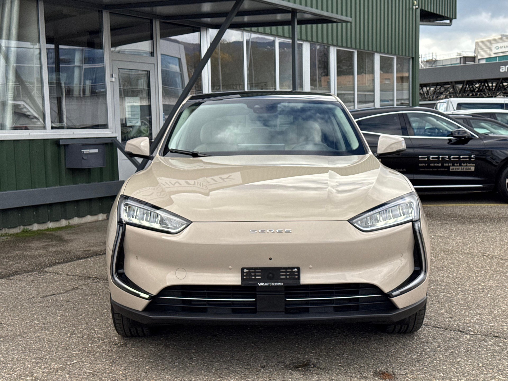 SERES 5 AWD-showroom-element-1