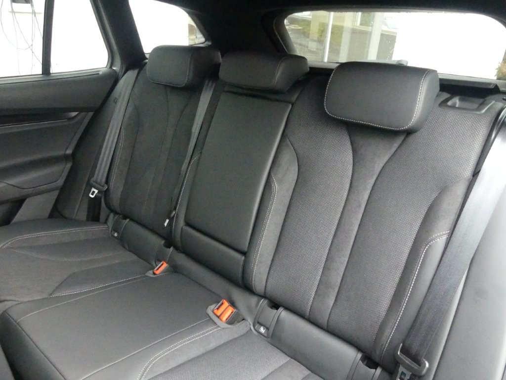 SKODA Enyaq 85x Sportline 4x4-image-11