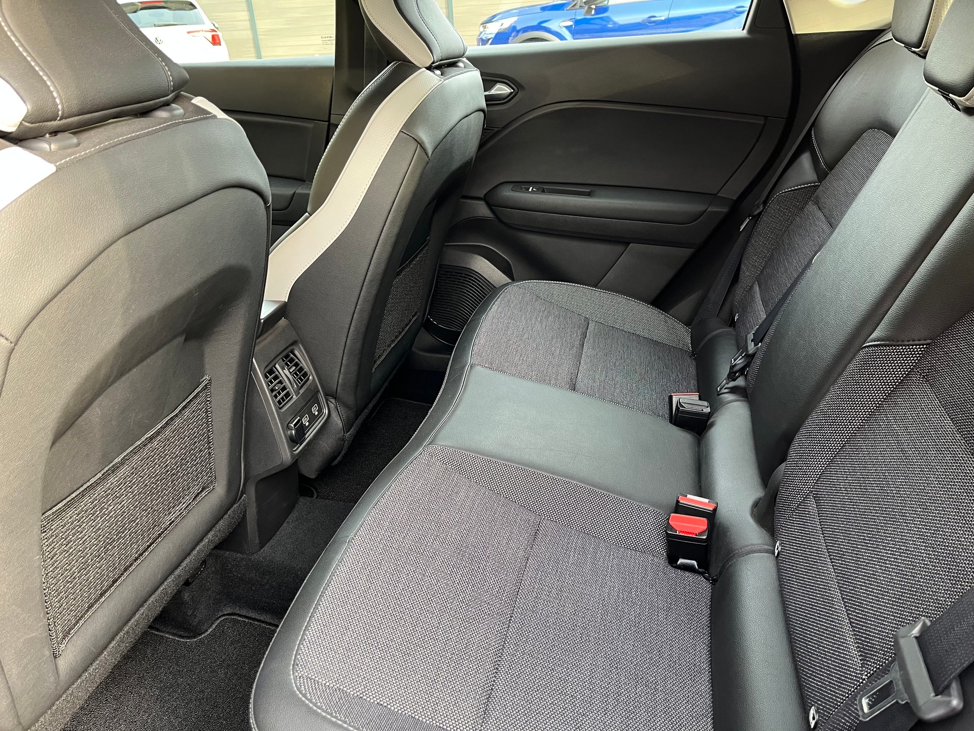 RENAULT CAPTUR-image-3