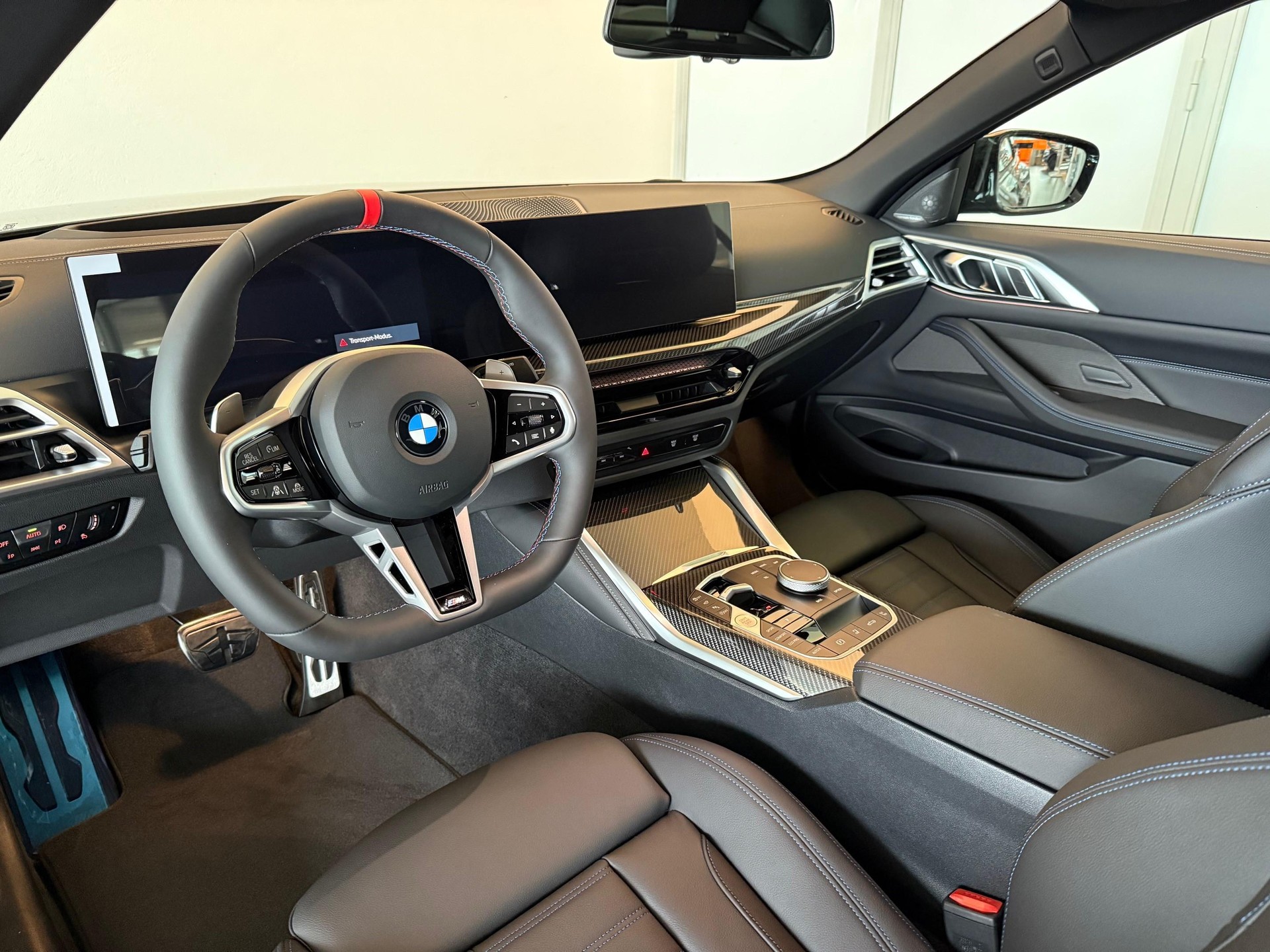BMW M440i xDrive Cabrio-image-6