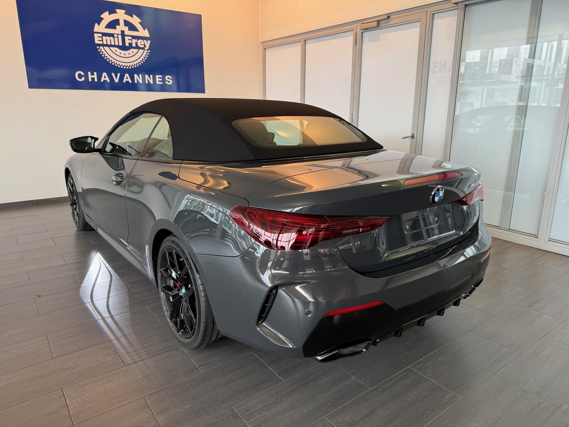 BMW M440i xDrive Cabrio-image-1