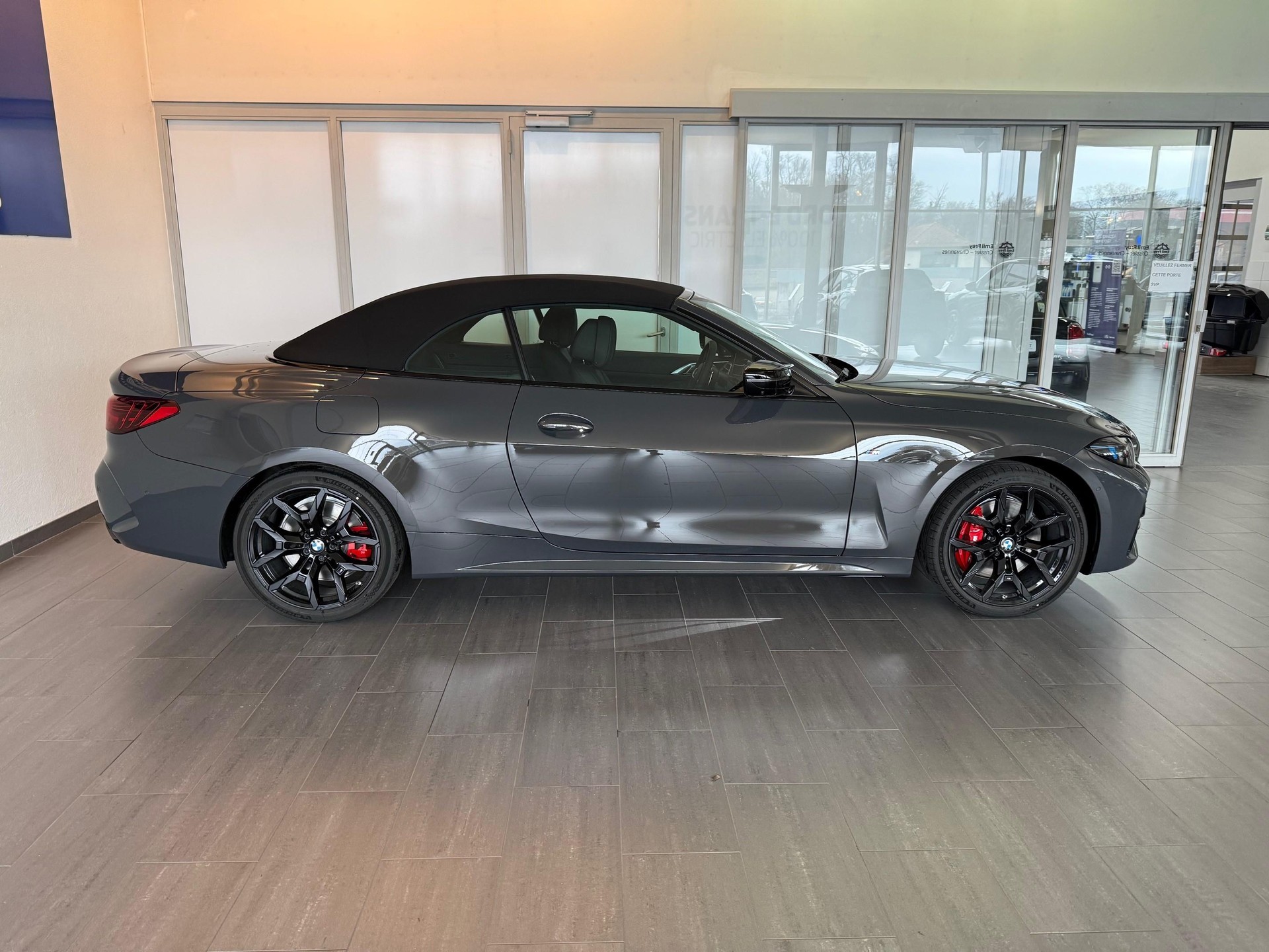 BMW M440i xDrive Cabrio-image-2