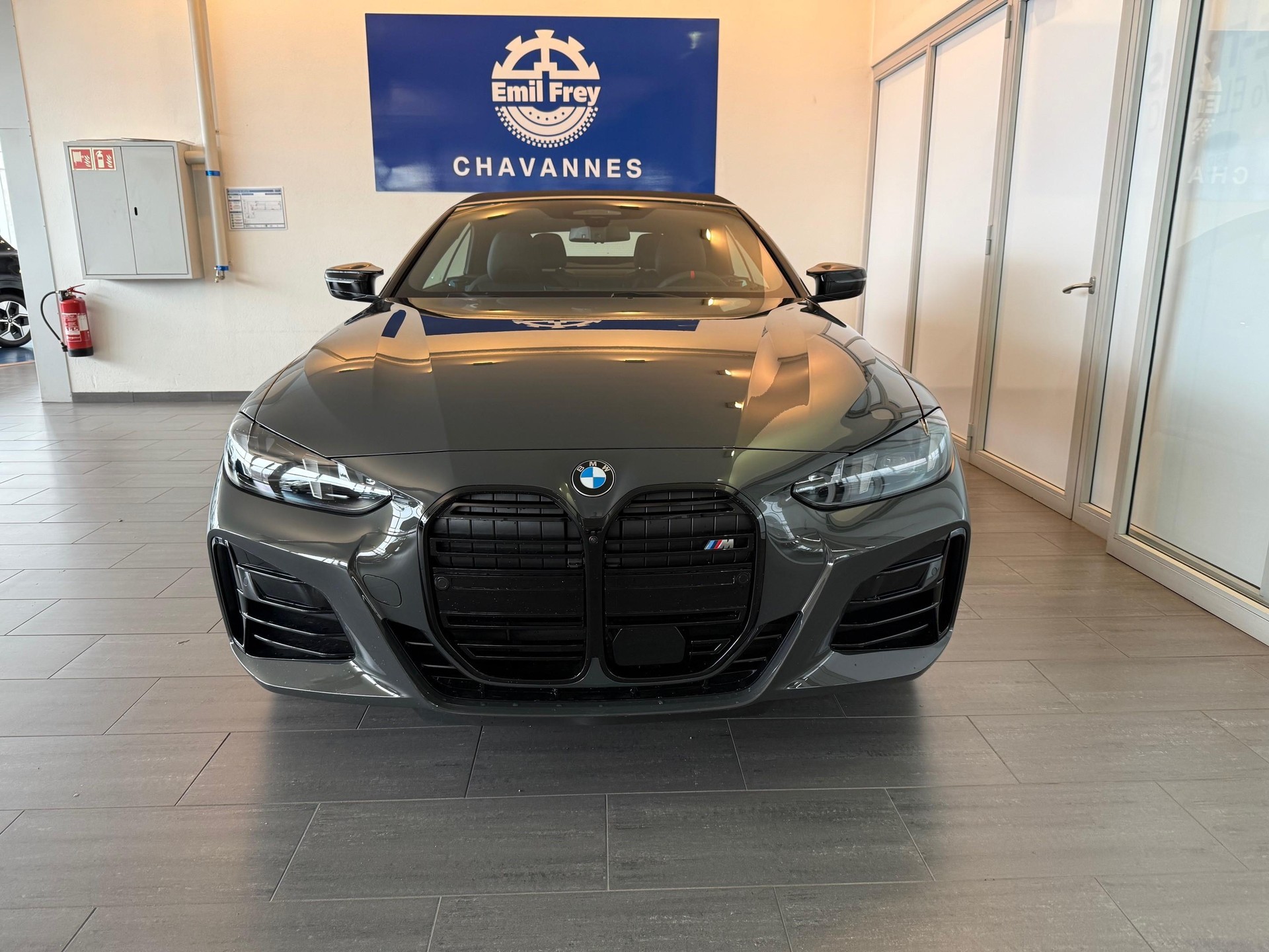 BMW M440i xDrive Cabrio-image-4