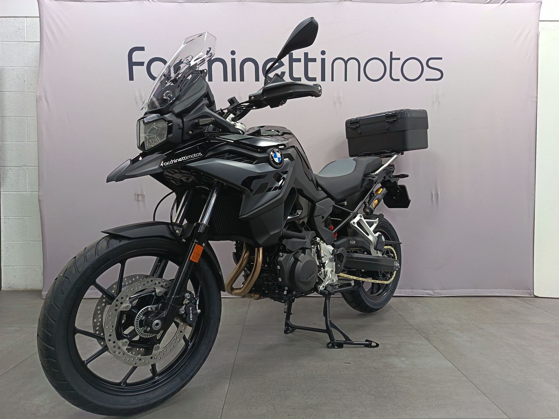 BMW F 800 GS Triple Black *** Leasing 3.9% ***-showroom-element-2