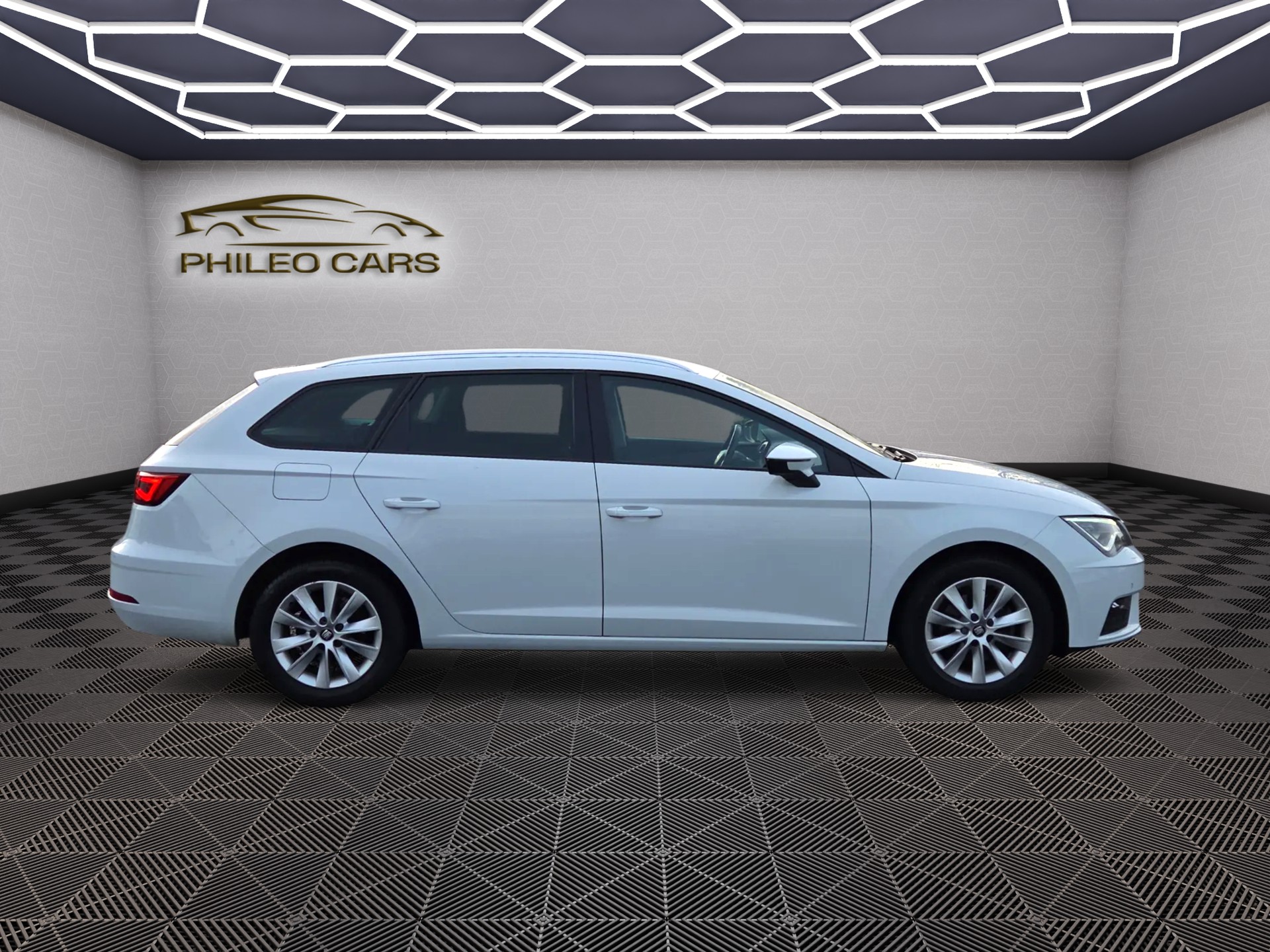 SEAT Leon ST 2.0 TDI CR Style DSG-image-4