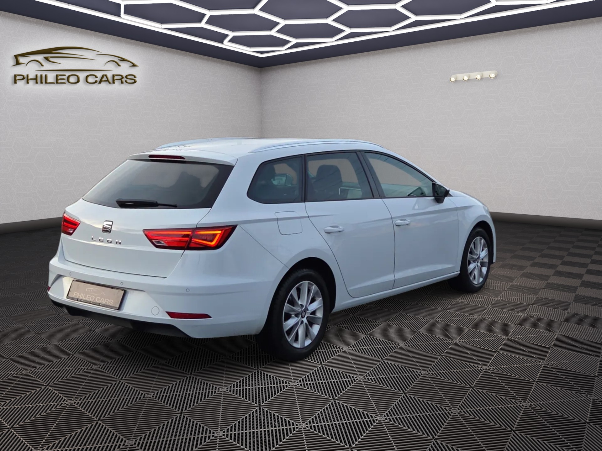 SEAT Leon ST 2.0 TDI CR Style DSG-image-5
