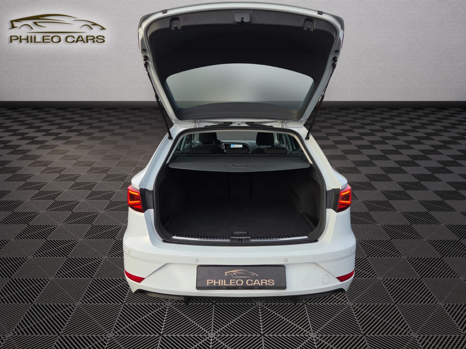 SEAT Leon ST 2.0 TDI CR Style DSG-image-13