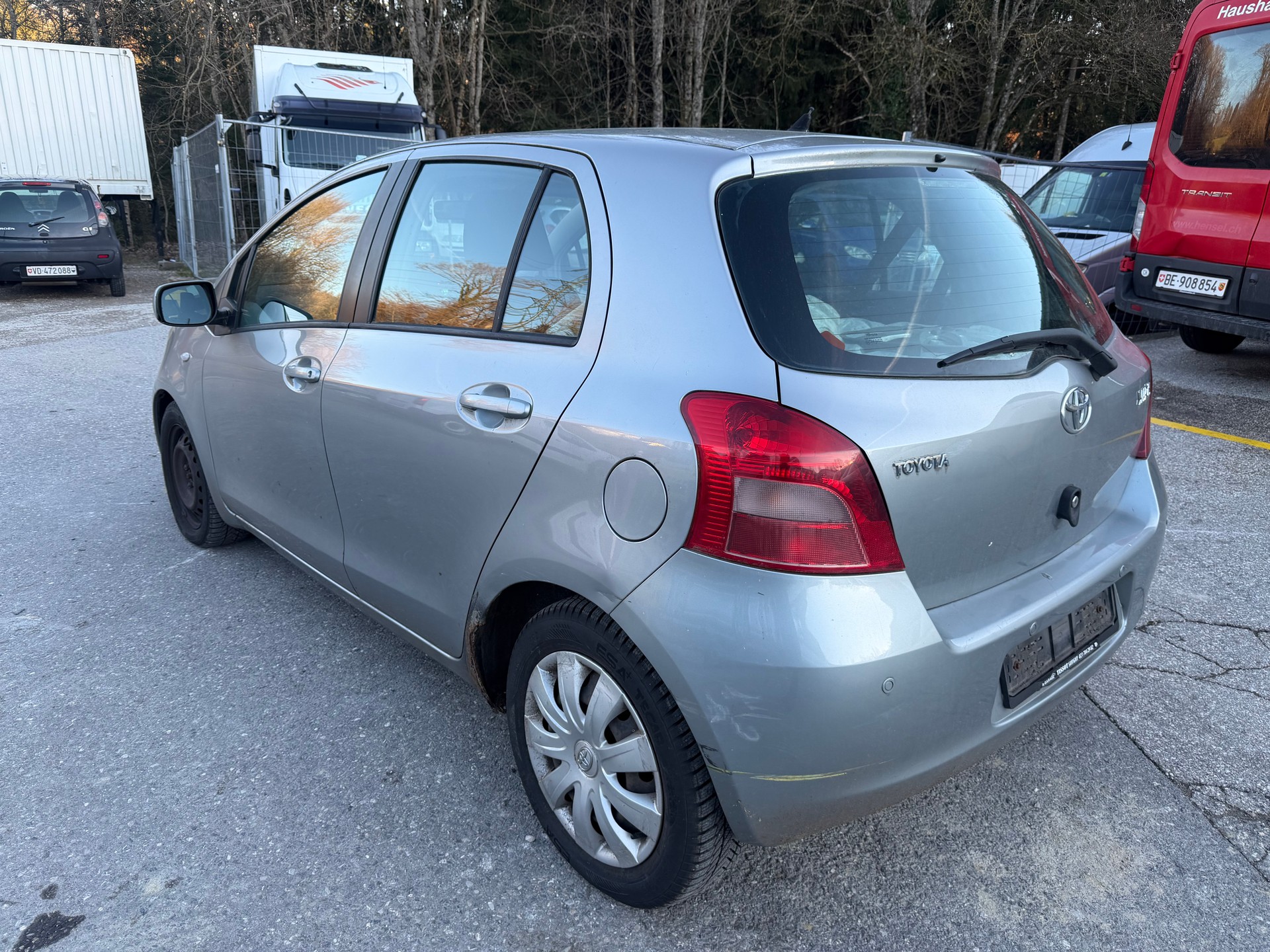 TOYOTA Yaris 1.3 City-image-1