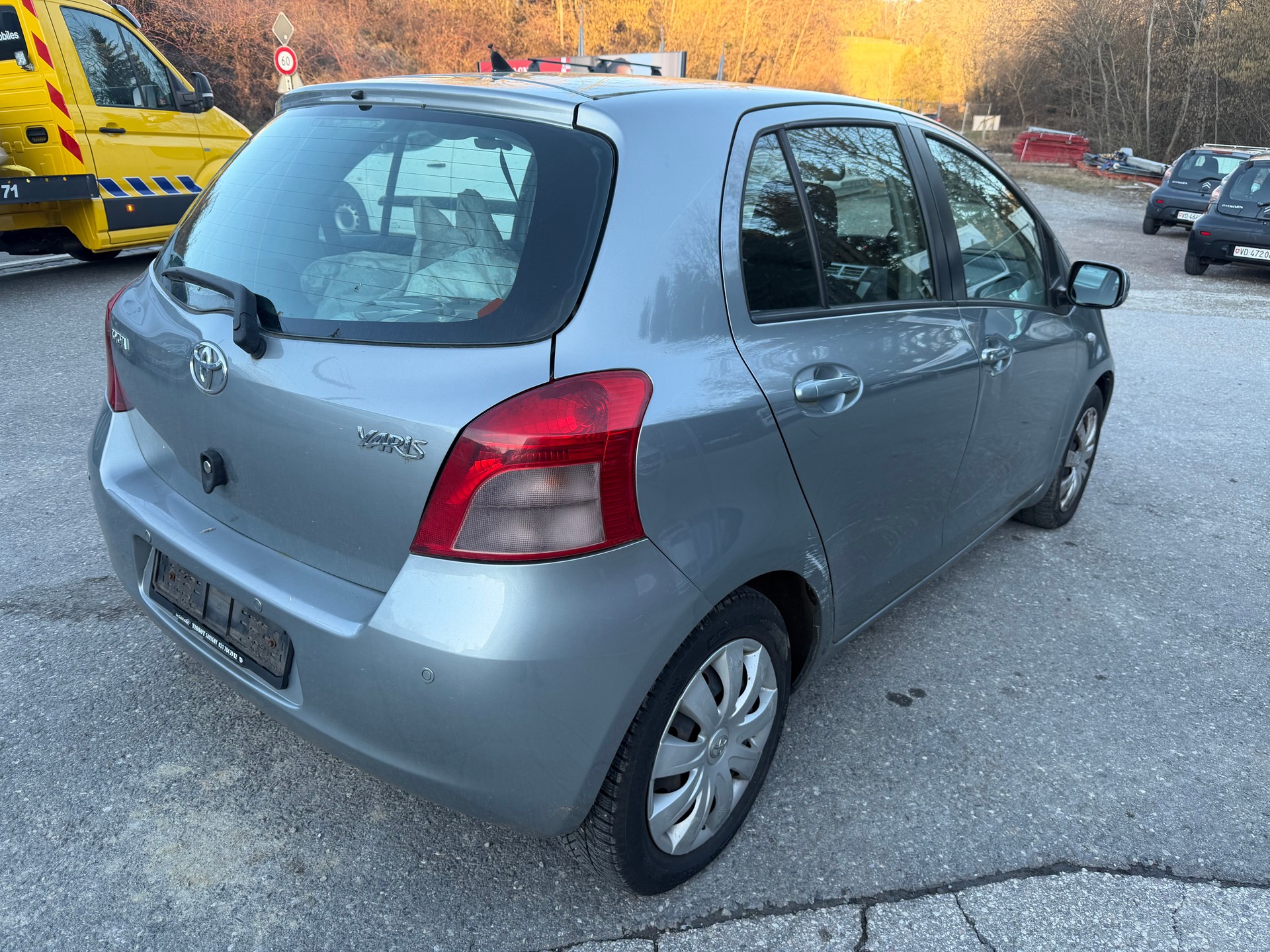 TOYOTA Yaris 1.3 City-image-3