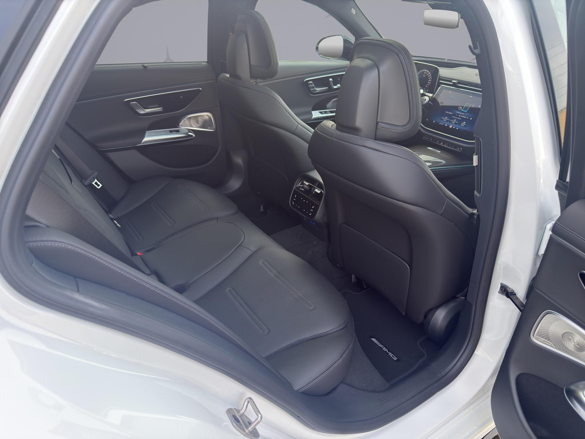 MERCEDES-BENZ E 53 Hybrid AMG 4matic+ Kombi-image-17