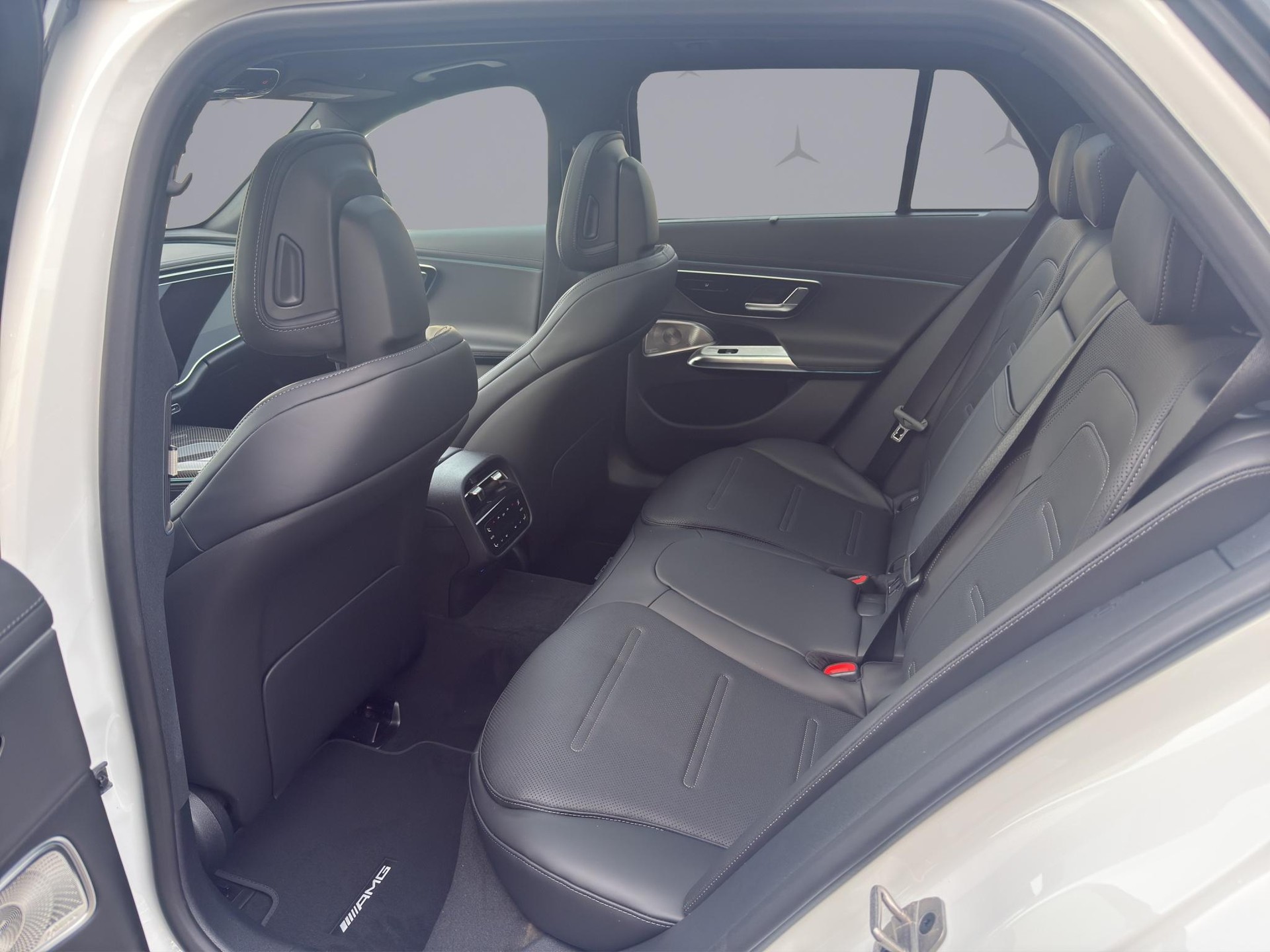 MERCEDES-BENZ E 53 Hybrid AMG 4matic+ Kombi-image-12