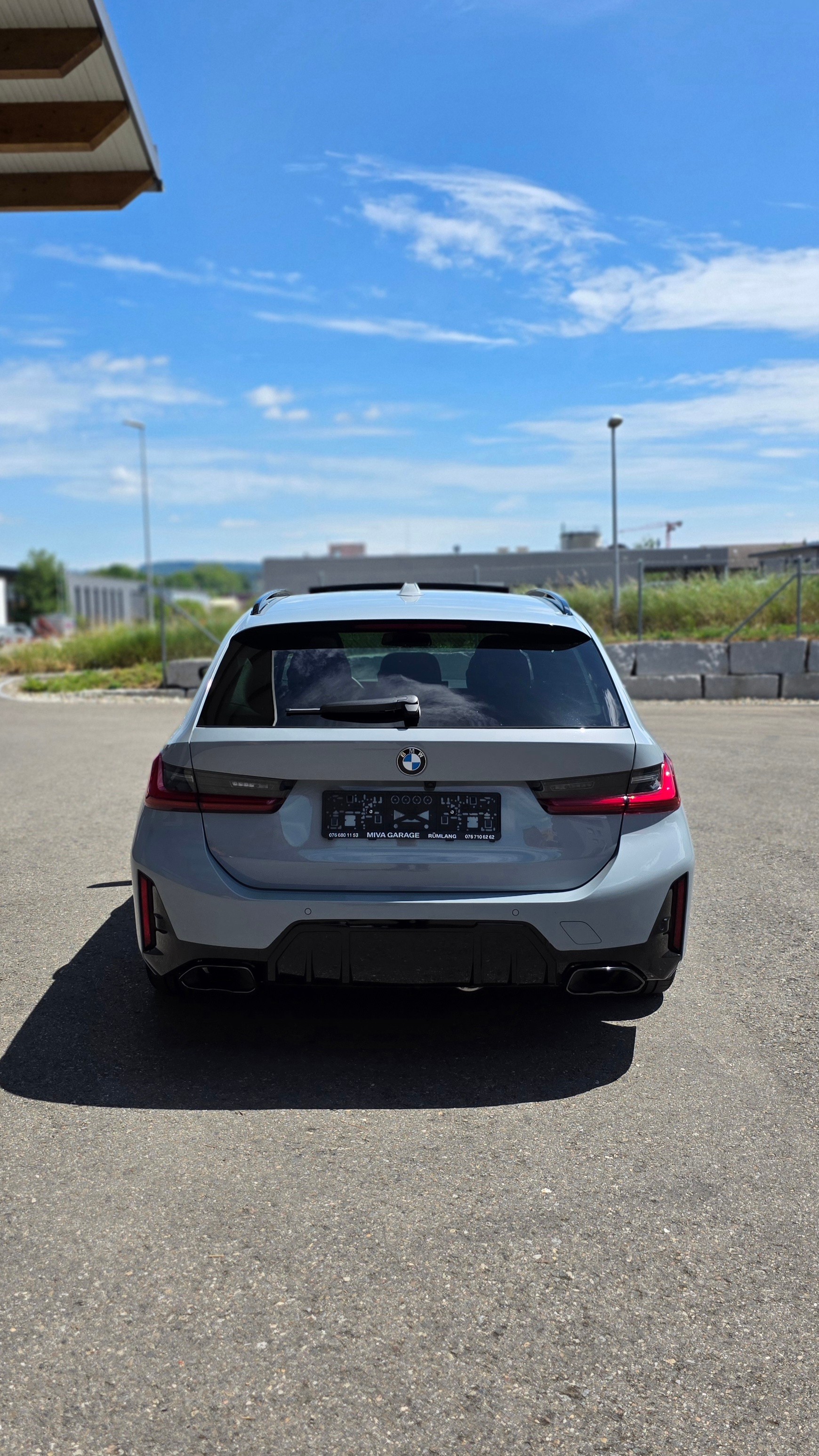 BMW M340i xDrive 48V Touring Steptronic *FACELIFT*EL. PANORAMA*DISTRONIC*BROOKLYN GRAU*ANHÄNGERKUPPLUNG*-image-3