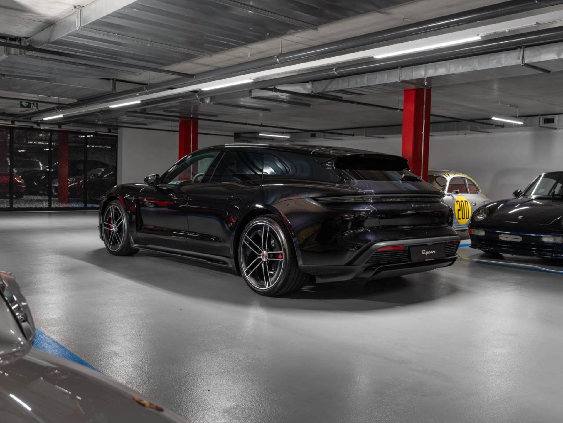 PORSCHE Taycan GTS Sport Turismo-image-2