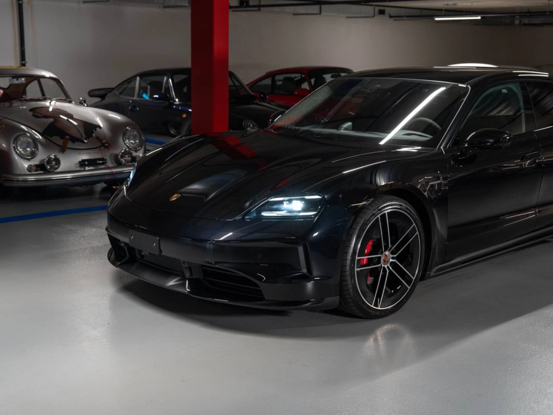 PORSCHE Taycan GTS Sport Turismo-image-24