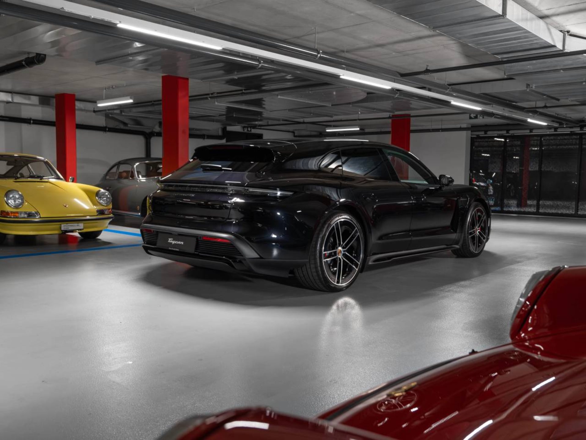 PORSCHE Taycan GTS Sport Turismo-image-7