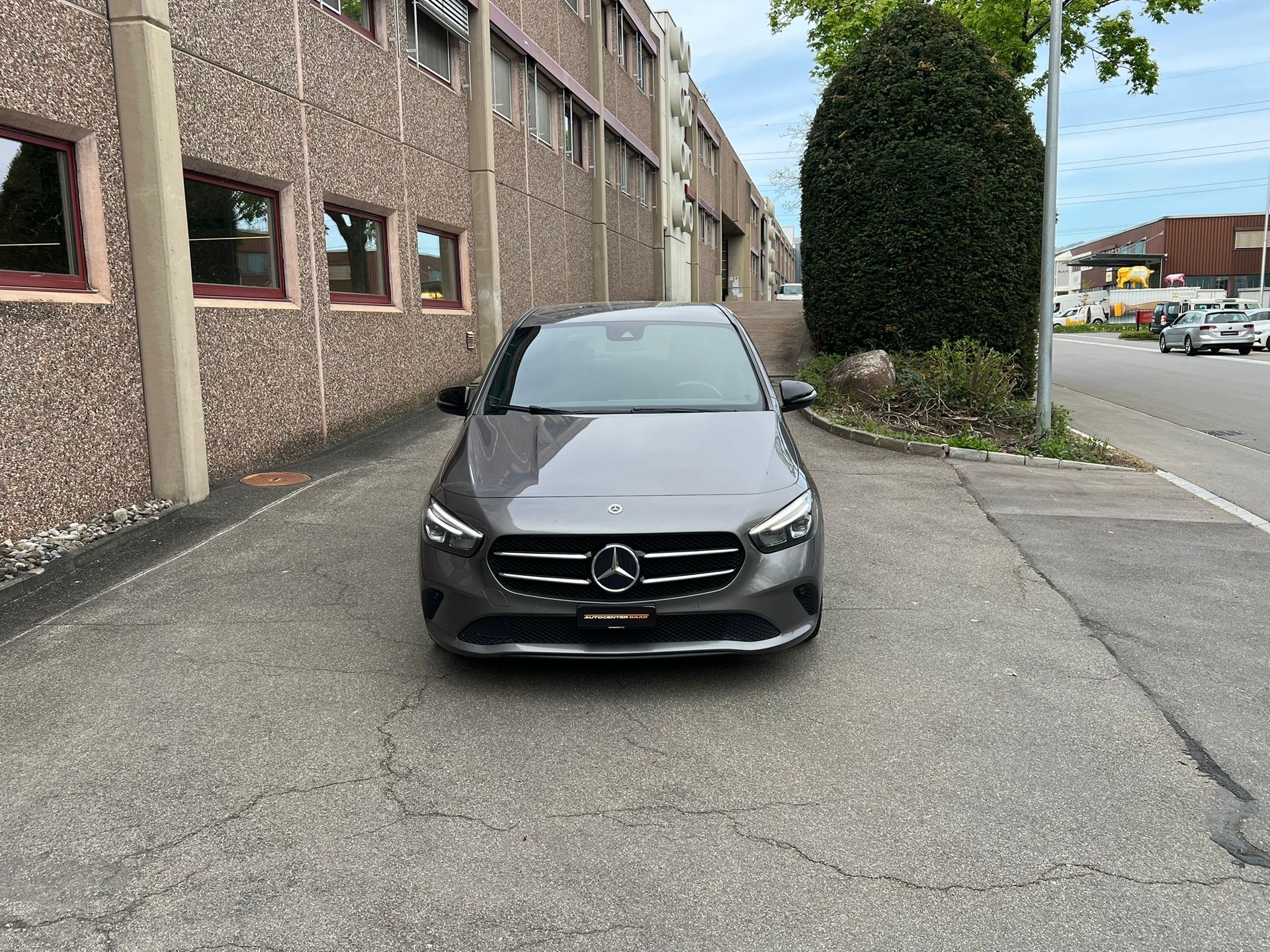 MERCEDES-BENZ B 200 d Night Star 8G-DCT-showroom-element-1