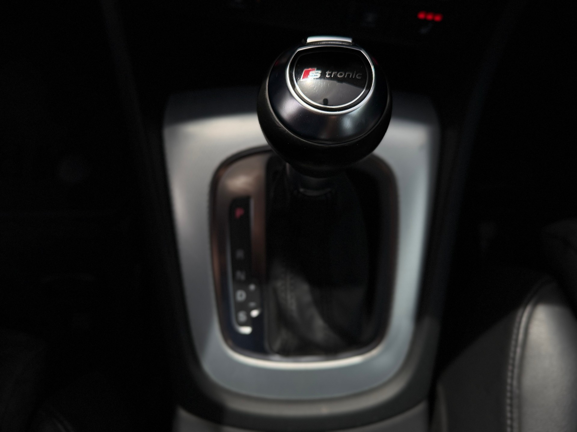 AUDI Q3 2.0 TFSI quattro S-tronic-image-20