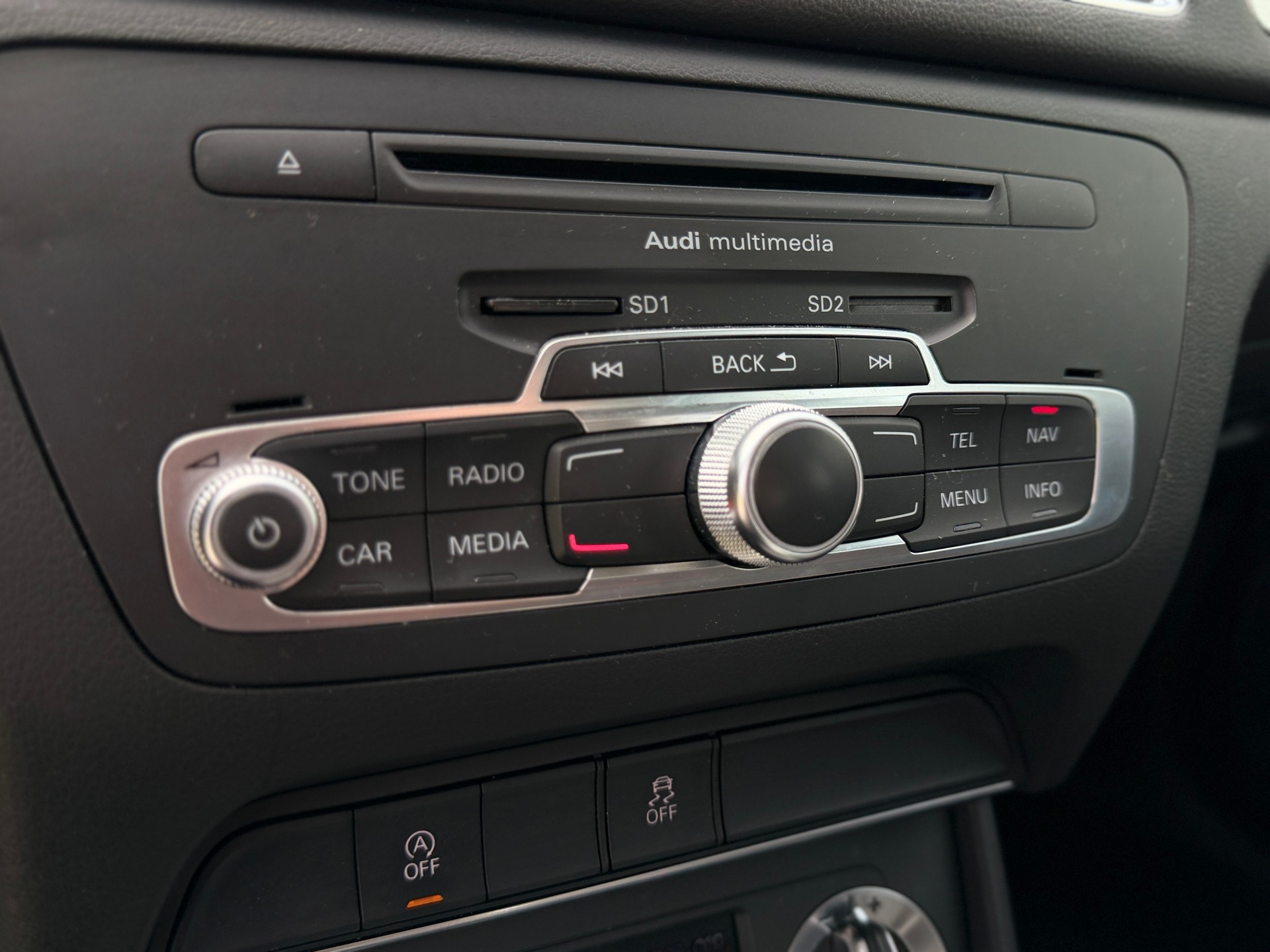 AUDI Q3 2.0 TFSI quattro S-tronic-image-19