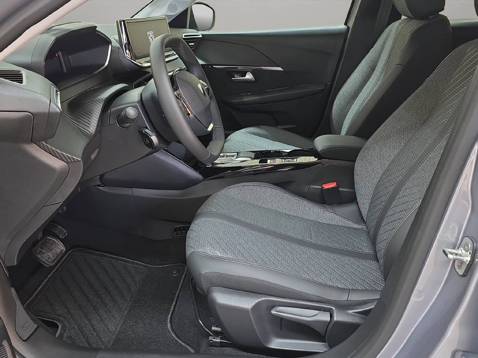 PEUGEOT 208 1.2 Hybrid Allure-image-5