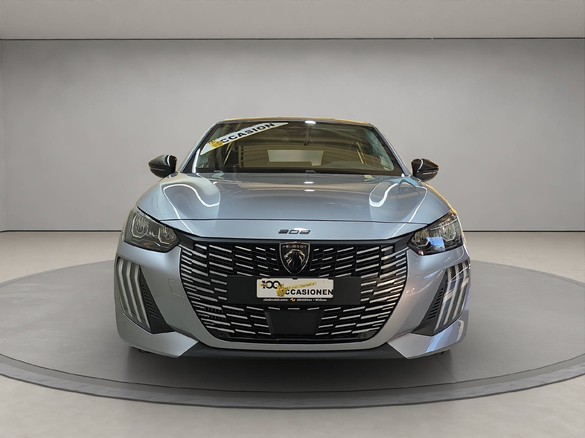 PEUGEOT 208 1.2 Hybrid Allure-image-4