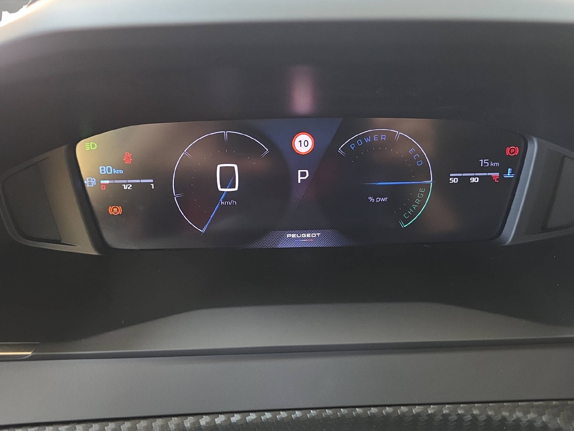 PEUGEOT 208 1.2 Hybrid Allure-image-7