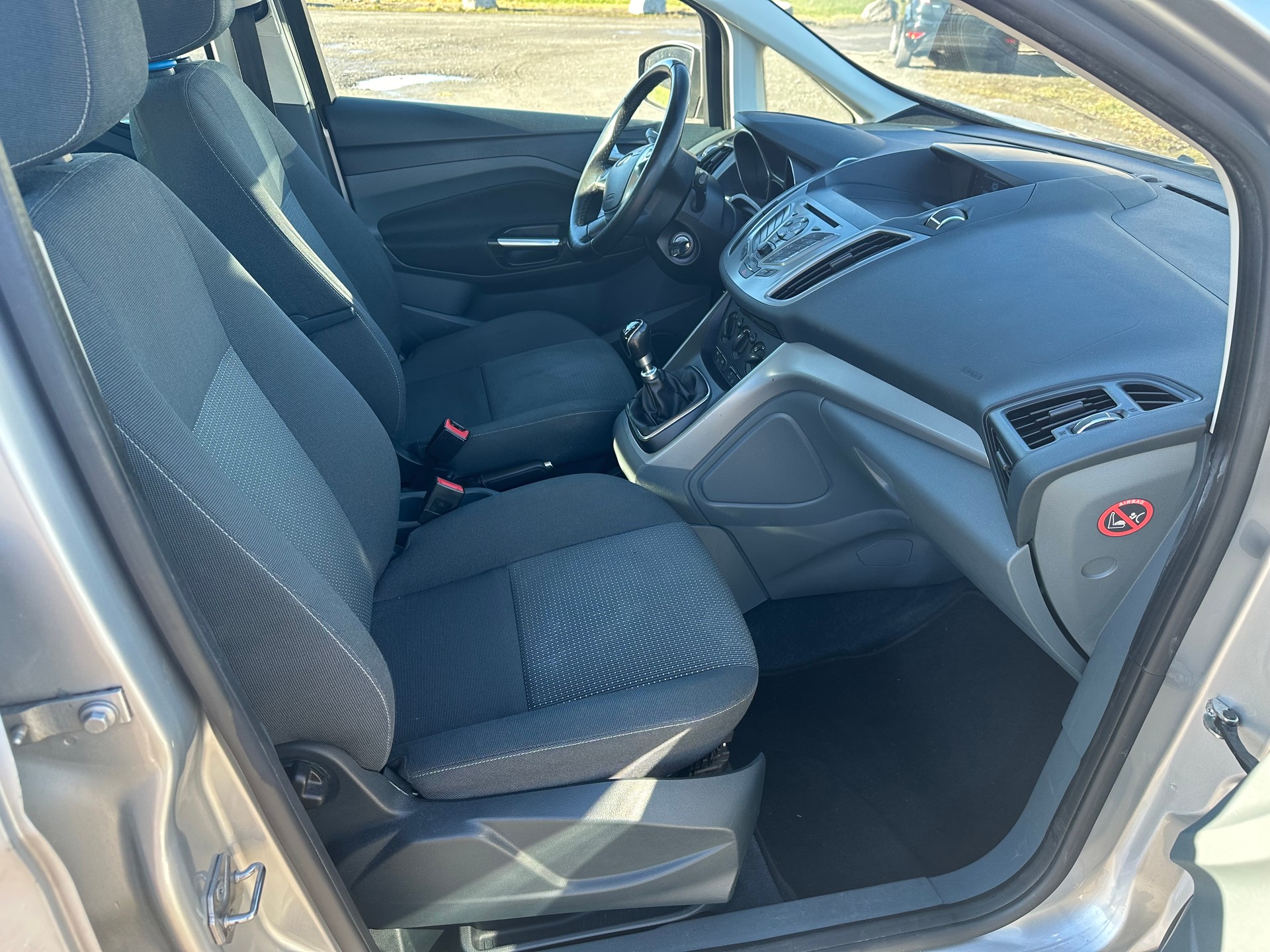 FORD C-Max 1.0 SCTi Titanium-image-8
