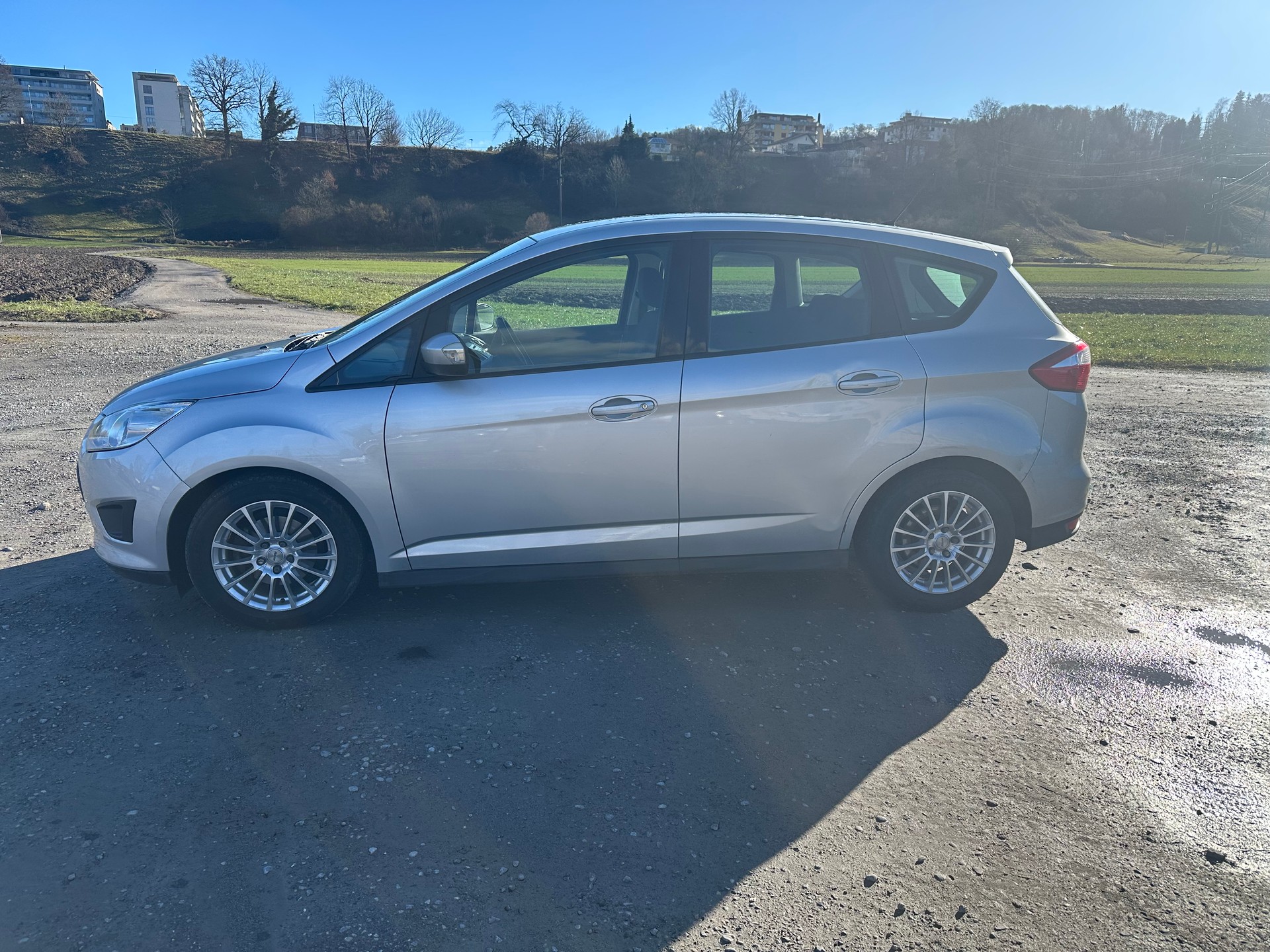 FORD C-Max 1.0 SCTi Titanium-image-0