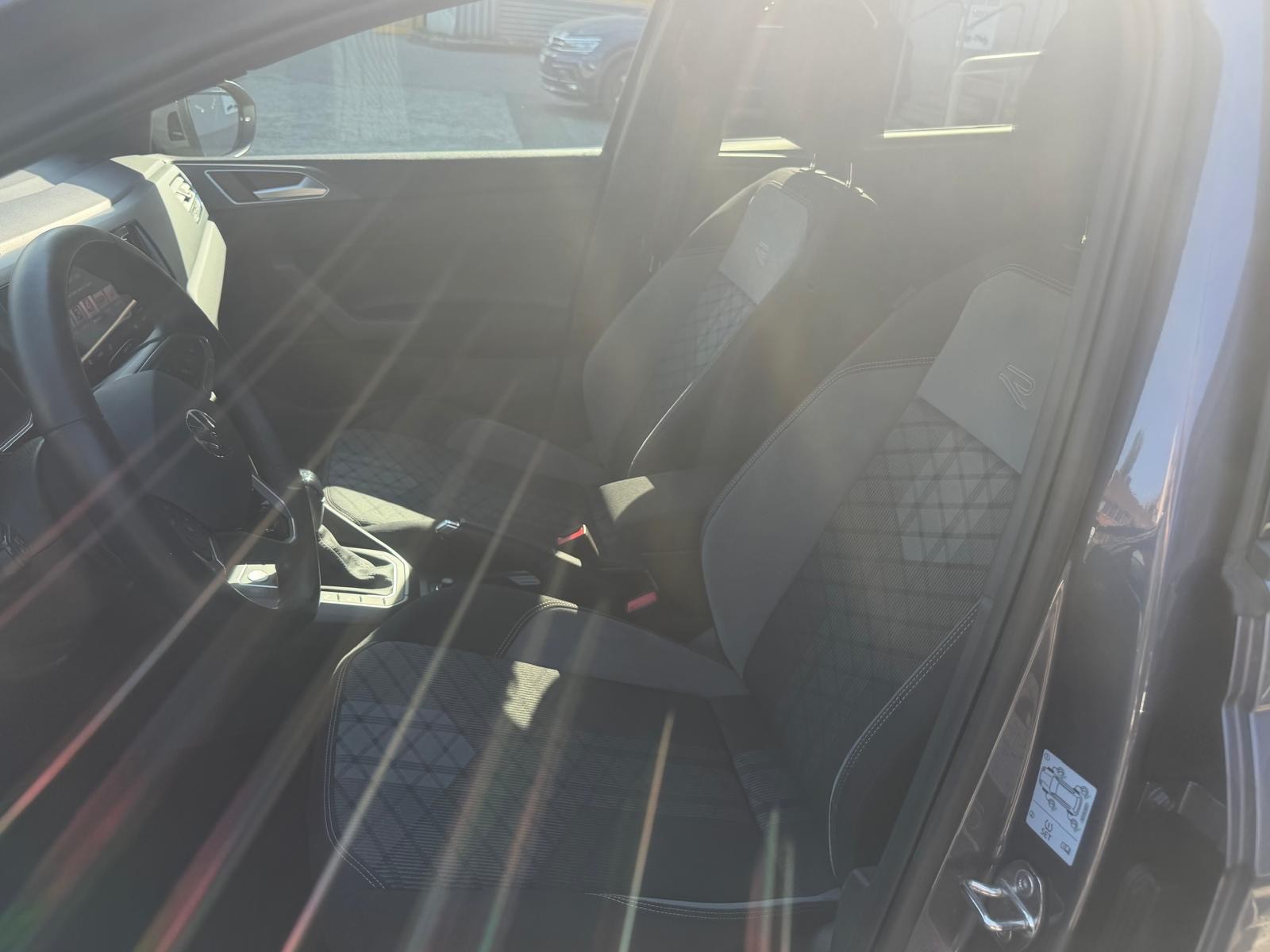 VW Taigo 1.5 TSI R-Line DSG-image-2