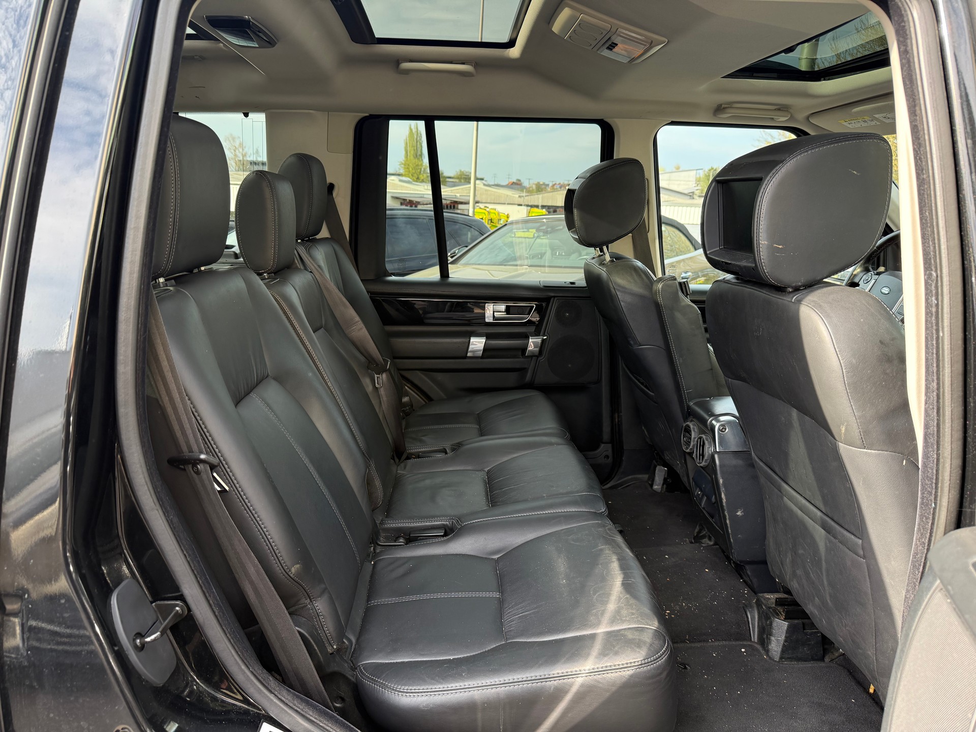 LAND ROVER Discovery 3.0 SDV6 HSE Automatic-image-11