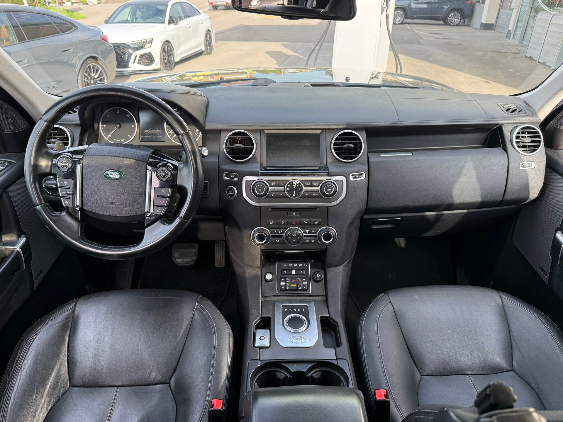 LAND ROVER Discovery 3.0 SDV6 HSE Automatic-image-8