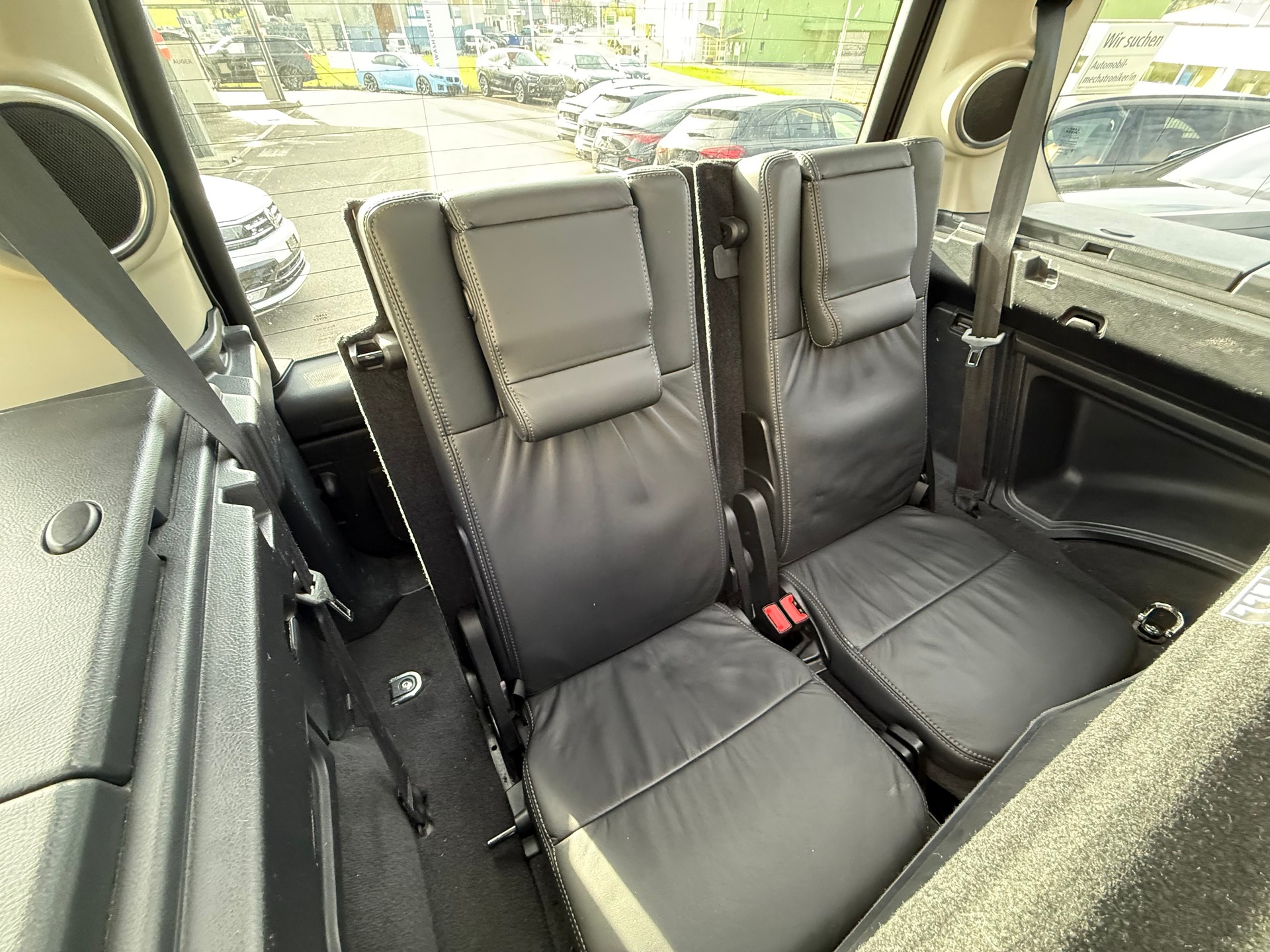 LAND ROVER Discovery 3.0 SDV6 HSE Automatic-image-9
