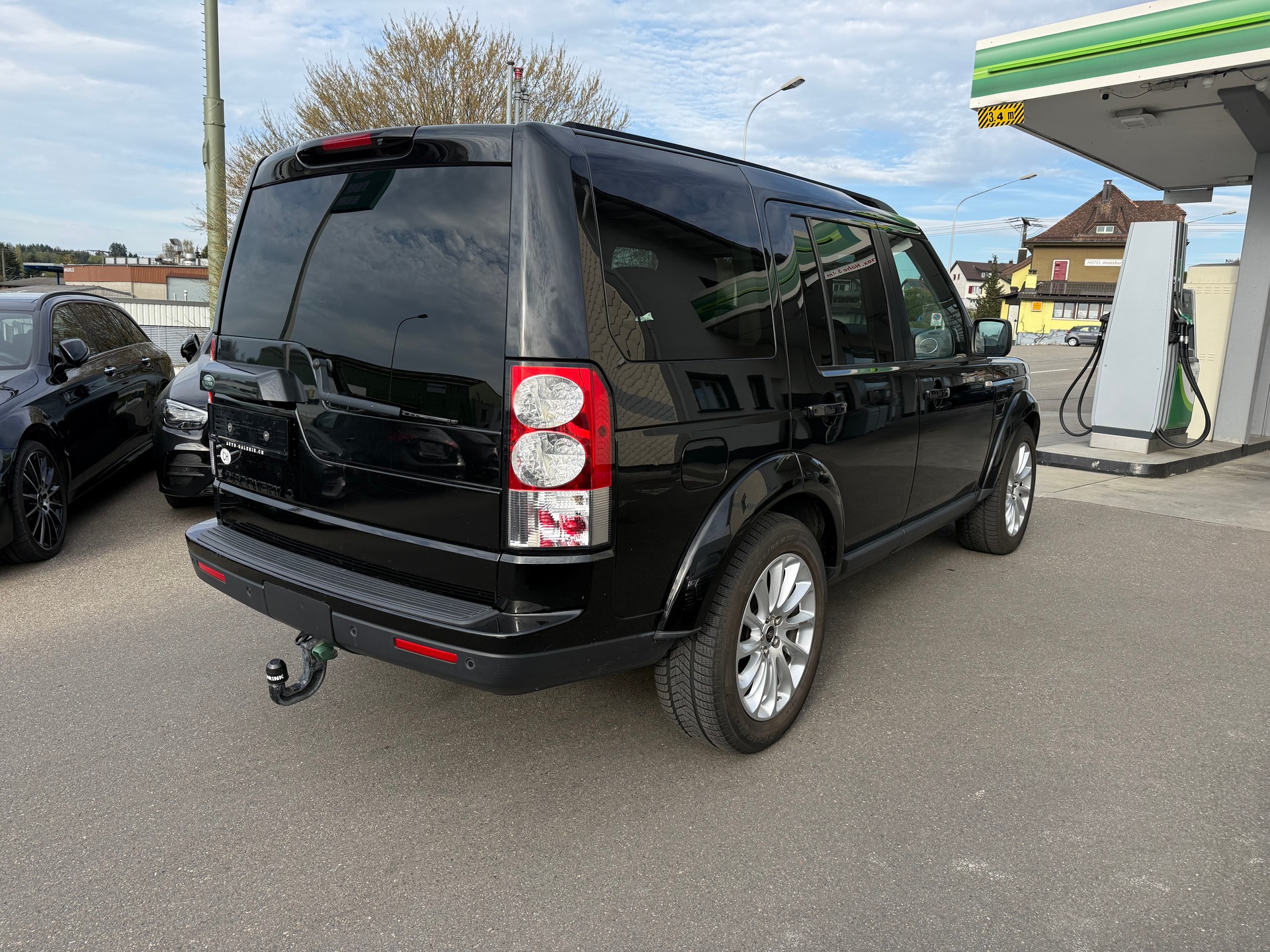 LAND ROVER Discovery 3.0 SDV6 HSE Automatic-image-2