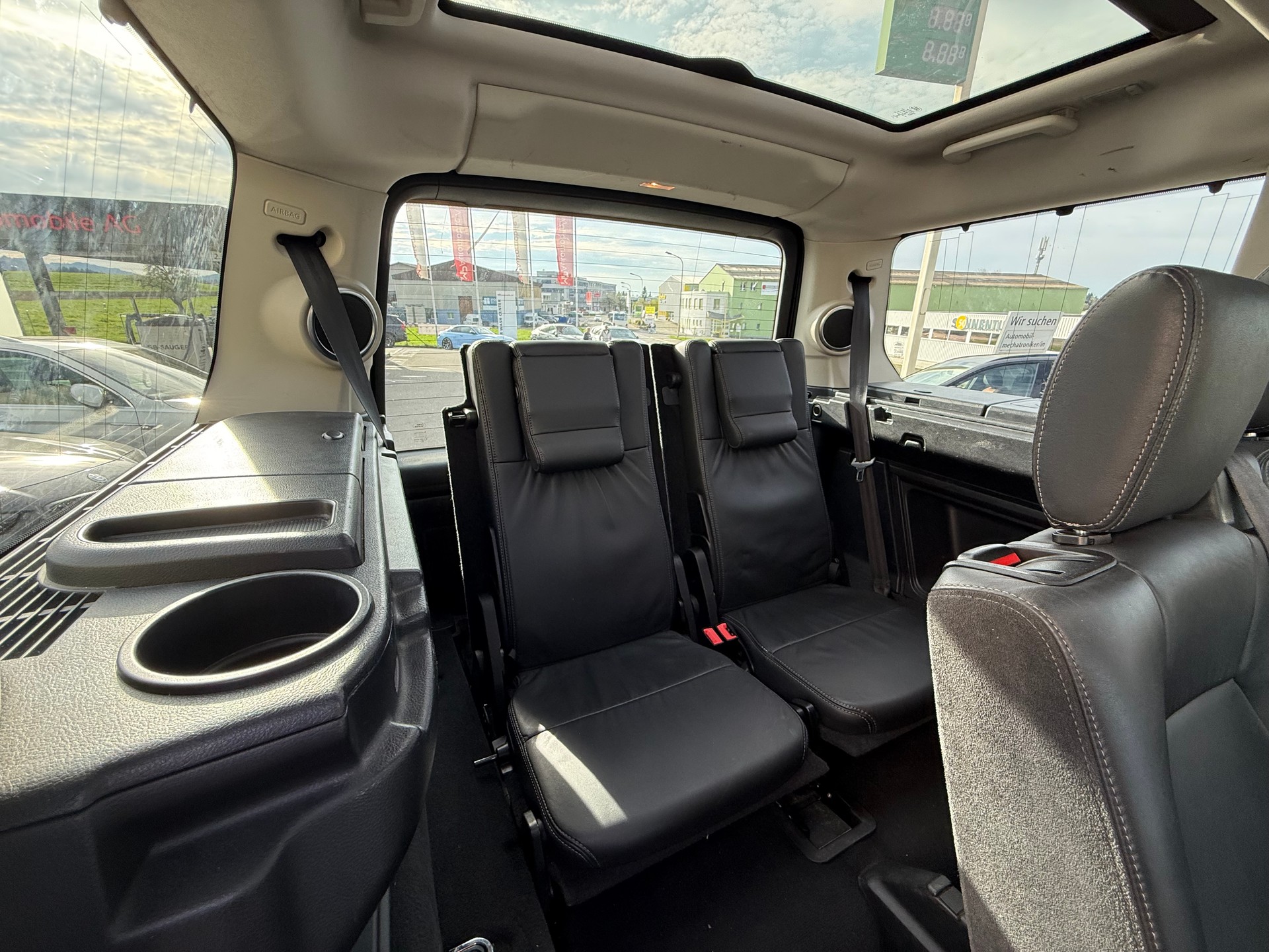 LAND ROVER Discovery 3.0 SDV6 HSE Automatic-image-10