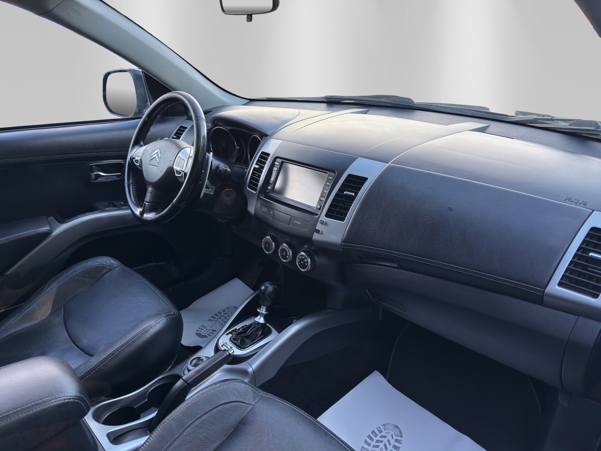 CITROEN C-Crosser 2.2 HDi Exclusive DCS6-image-12