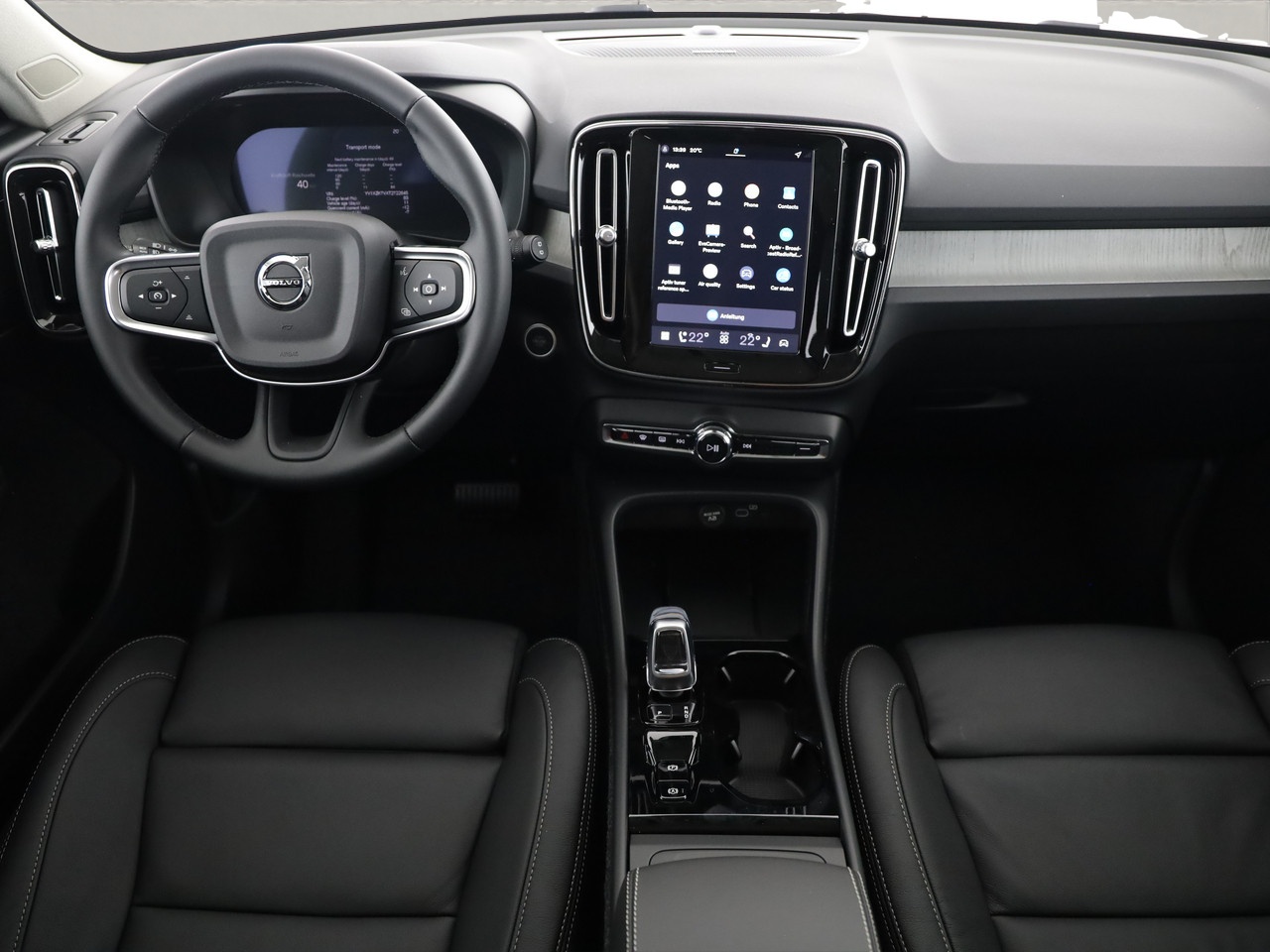 VOLVO XC40 2.0 B3 MH Plus Dark-image-8