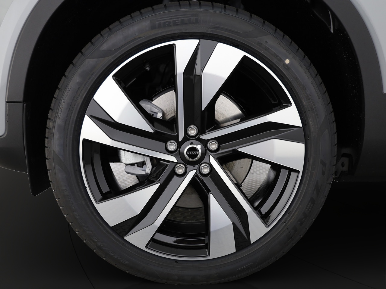 VOLVO XC40 2.0 B3 MH Plus Dark-image-3