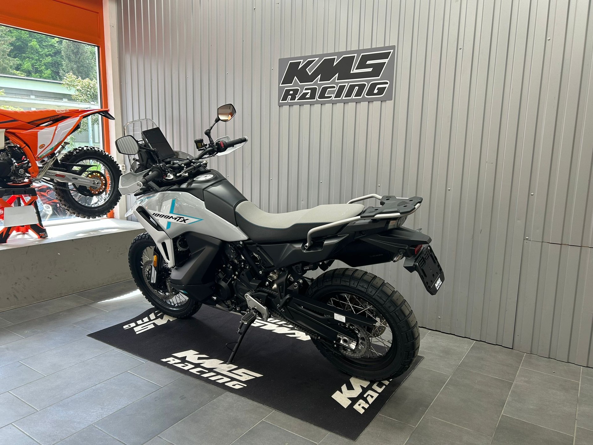 CF MOTO 1000MT-X-showroom-element-3