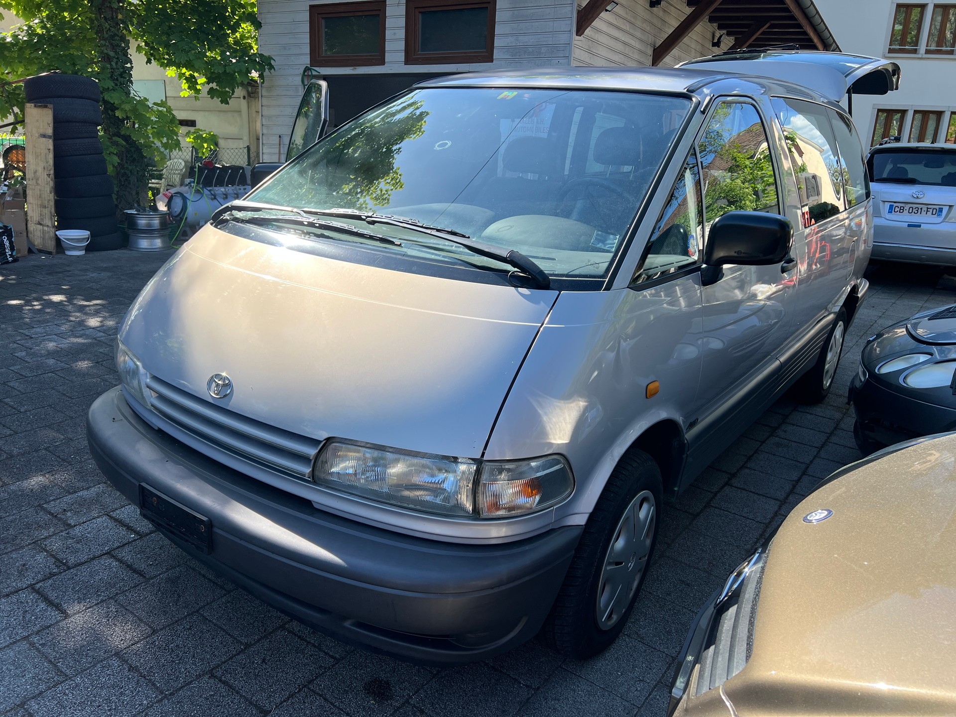 TOYOTA Previa XE 4x4-image-1