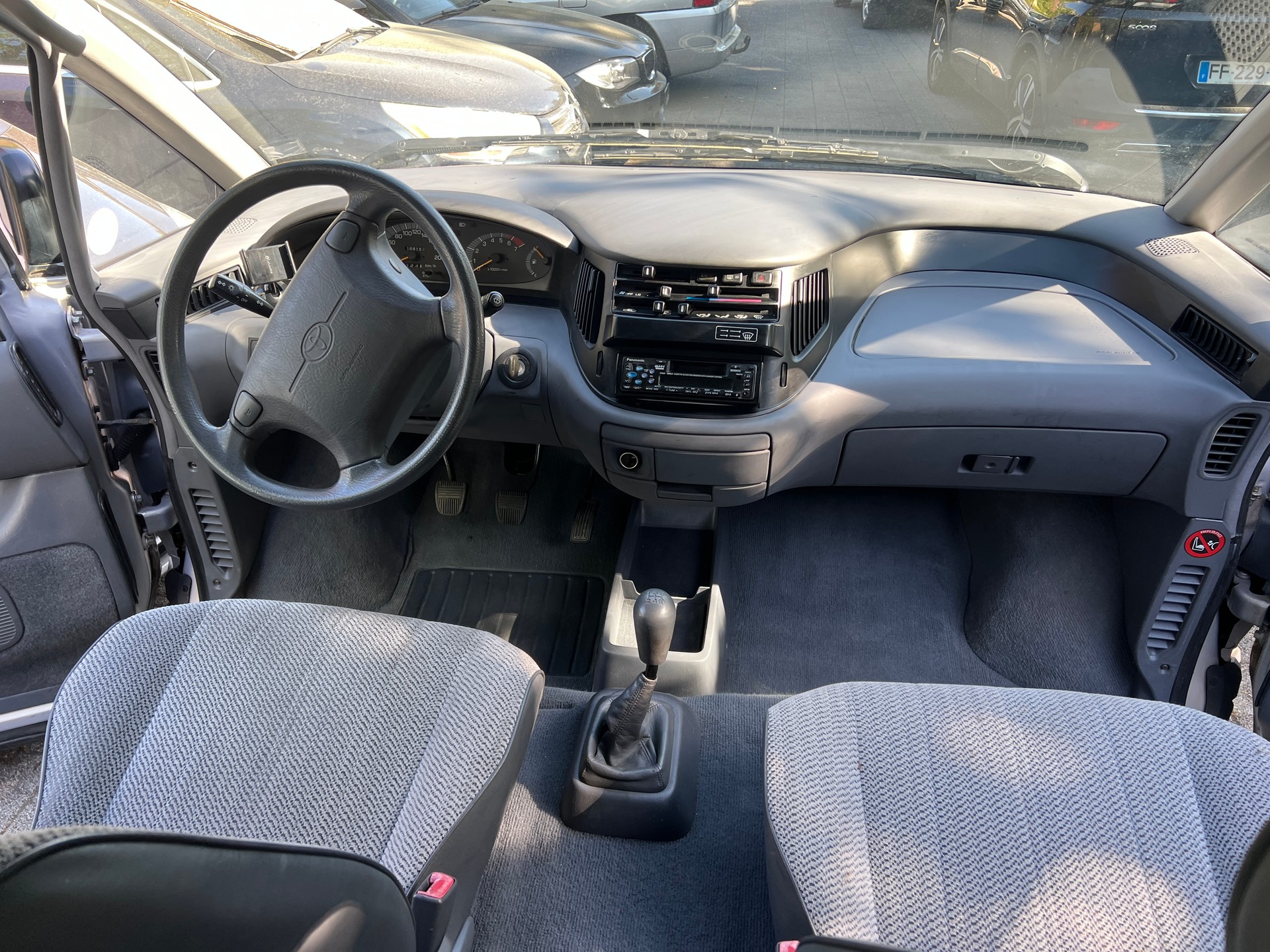 TOYOTA Previa XE 4x4-image-7